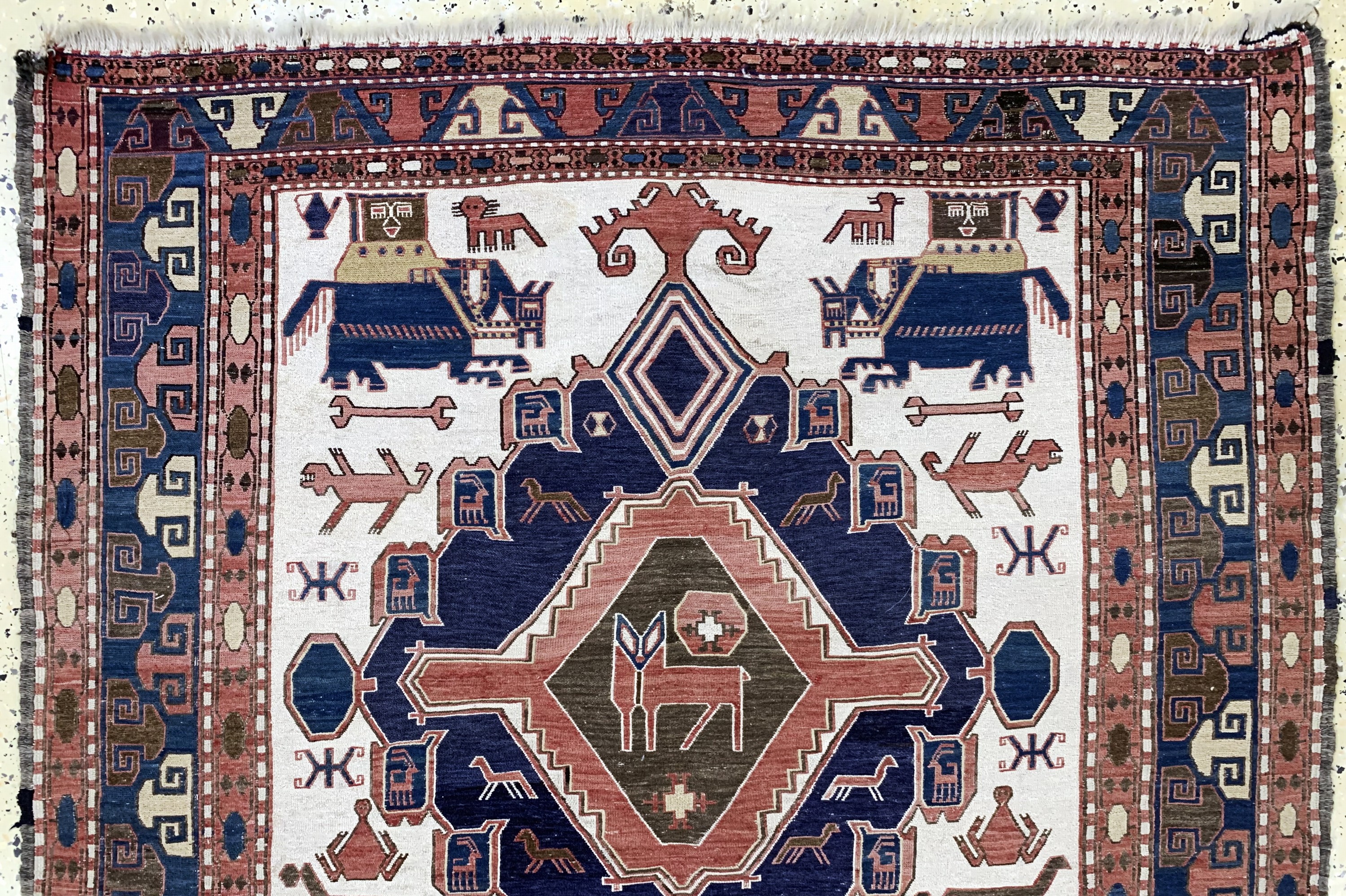 Detail a: Sumakh, Azerbaijan, Mitte 20.Jhd, Wolle aufBaumwolle, ca. 195 x 130 cm, EHZ: 2(verschmutzt)