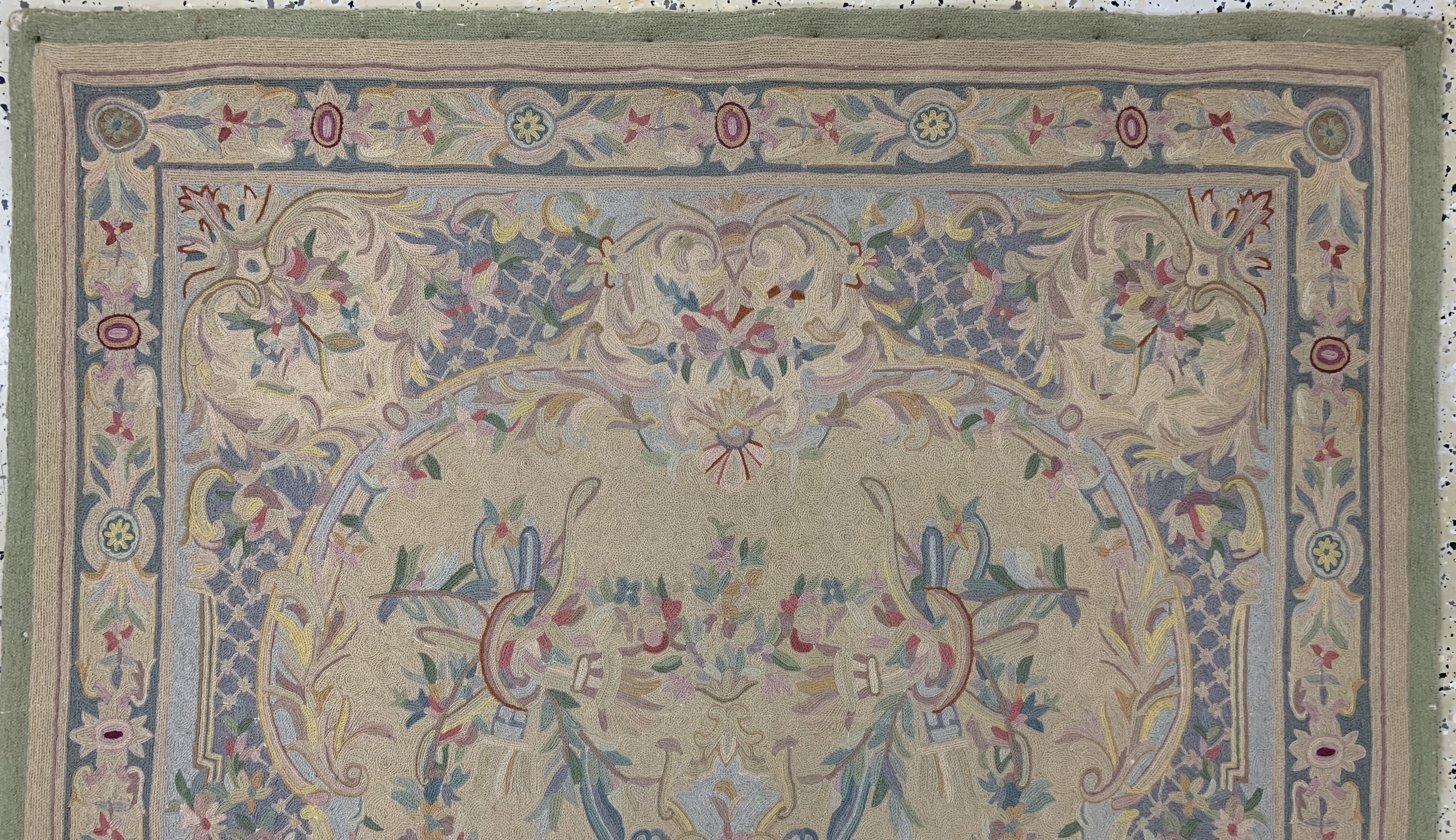 Detail a: Stickerei, Europa, Mitte 20.Jhd, Wolle bestickt auf Baumwolle, ca. 182 x 117 cm, EHZ:2