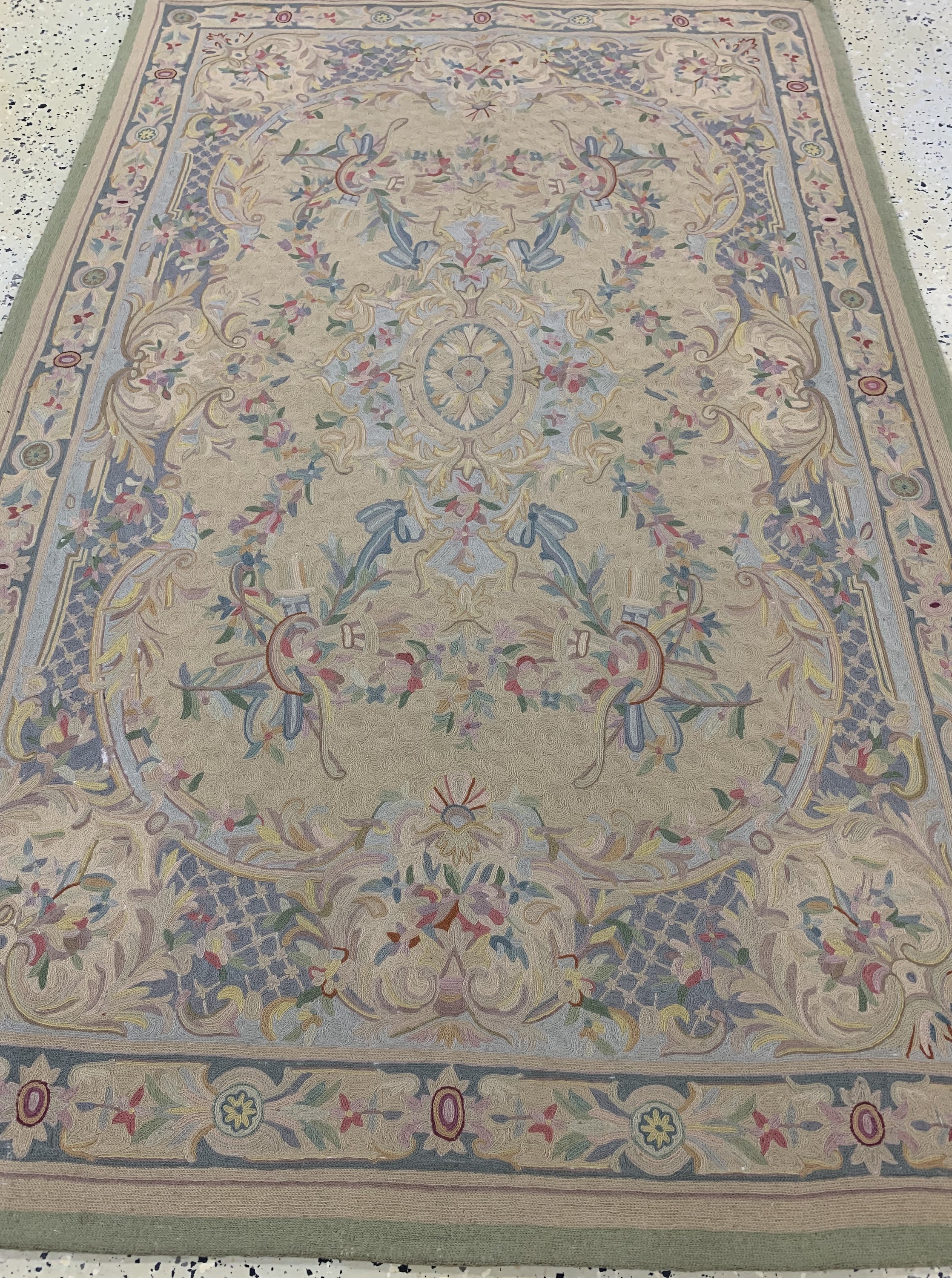 Detail d: Stickerei, Europa, Mitte 20.Jhd, Wolle bestickt auf Baumwolle, ca. 182 x 117 cm, EHZ:2