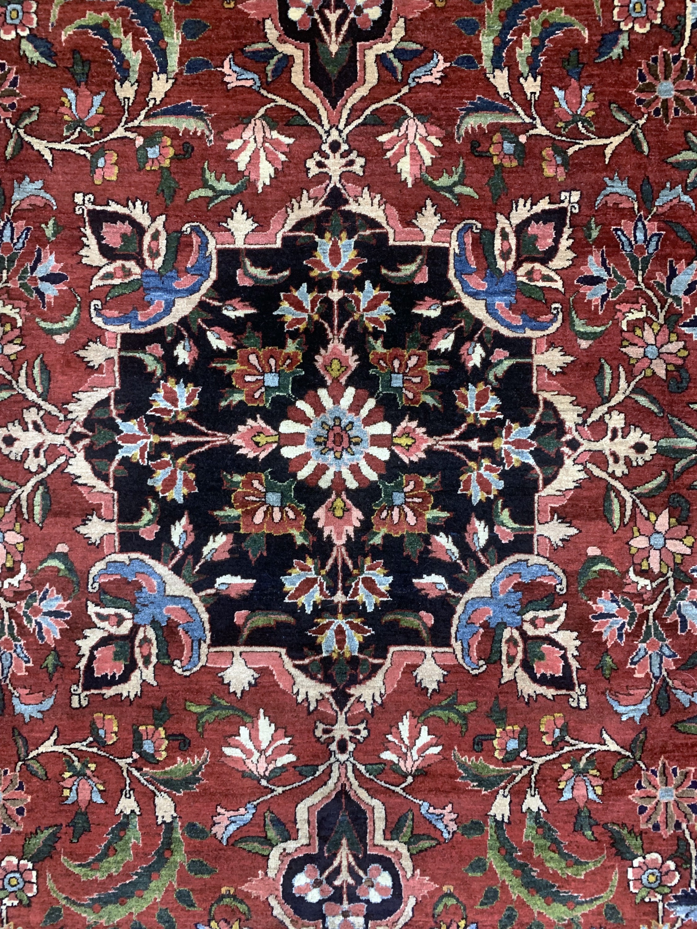 Detail d: Bachtiar alt Persien, signiert"Gholi Khane Bachtiari" datiert 1340(1961), Wolle auf Baumwolle, ca. 435 x 310 cm, EHZ: 1-2, (fachkundig ...