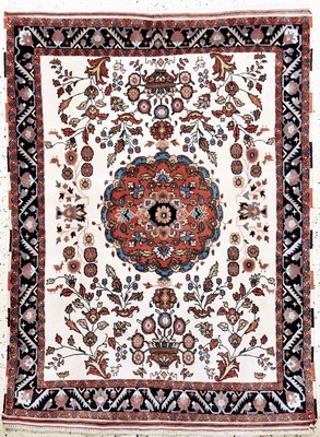 Image Ghochan, Persien, Mitte 20.Jhd, Wolle auf Wolle, ca. 173 x 130 cm, EHZ: 2(fleckig).