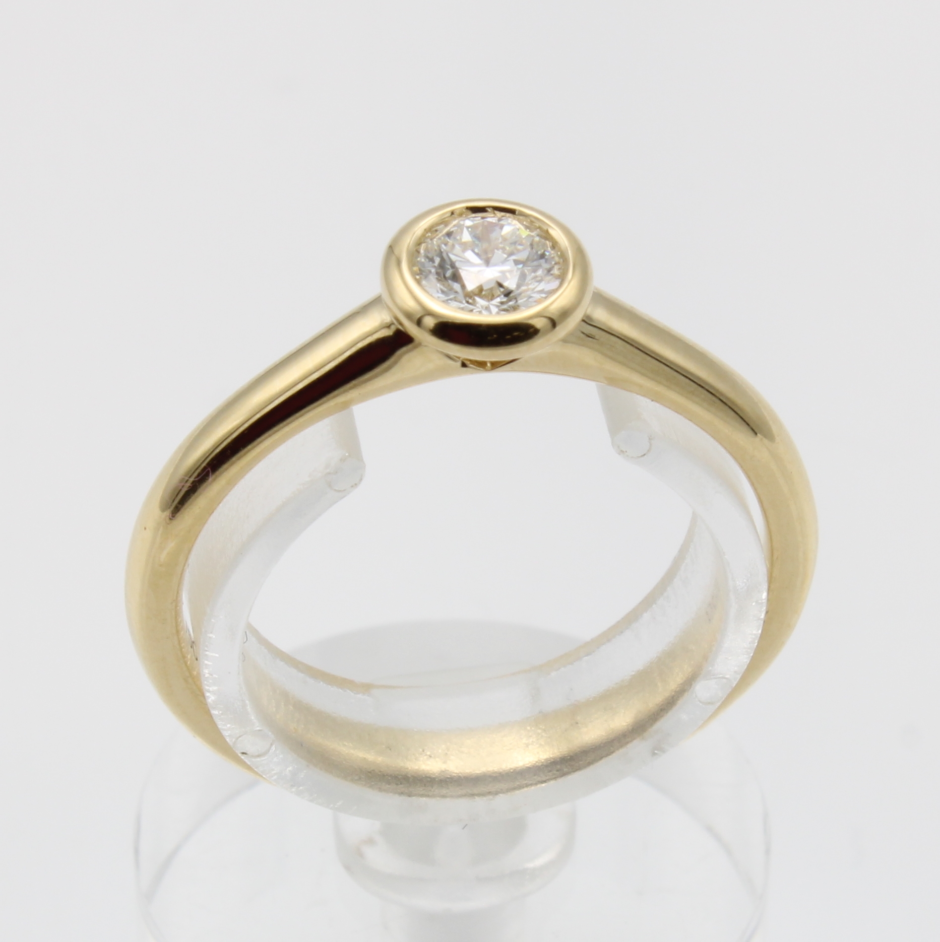 Image 26942885 - Ring mit Brillantsolitär, GG 750/000, Brill.0.30 ct feines Weiß/si in Zargenfassung, ...