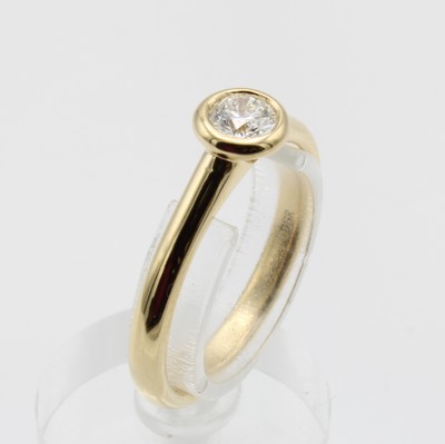 26942885a - Ring mit Brillantsolitär, GG 750/000, Brill.0.30 ct feines Weiß/si in Zargenfassung, ...