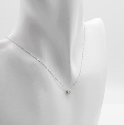 26942891a - Collier mit Brillantsolitär, WG 750/000, Brill. 0.30 ct feines Weiß/si mit ...