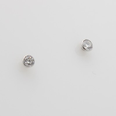 Image 26942899 - Paar Ohrstecker mit Brillanten, WG 750/000, 2 Brill. in Zargenfassung 0.30 ct feines ...