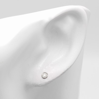 26942900a - Paar Ohrstecker mit Brillanten, WG 750/000, 2 Brill. in Zargenfassung 0.30 ct feines ...