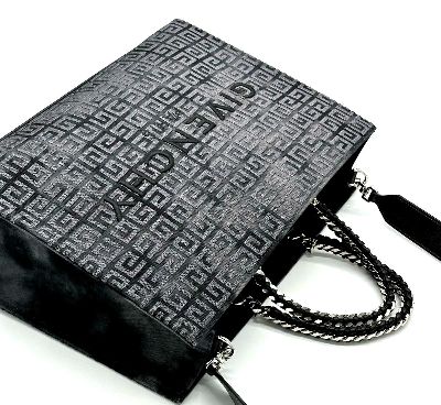 Image 26942933d - GIVENCHY