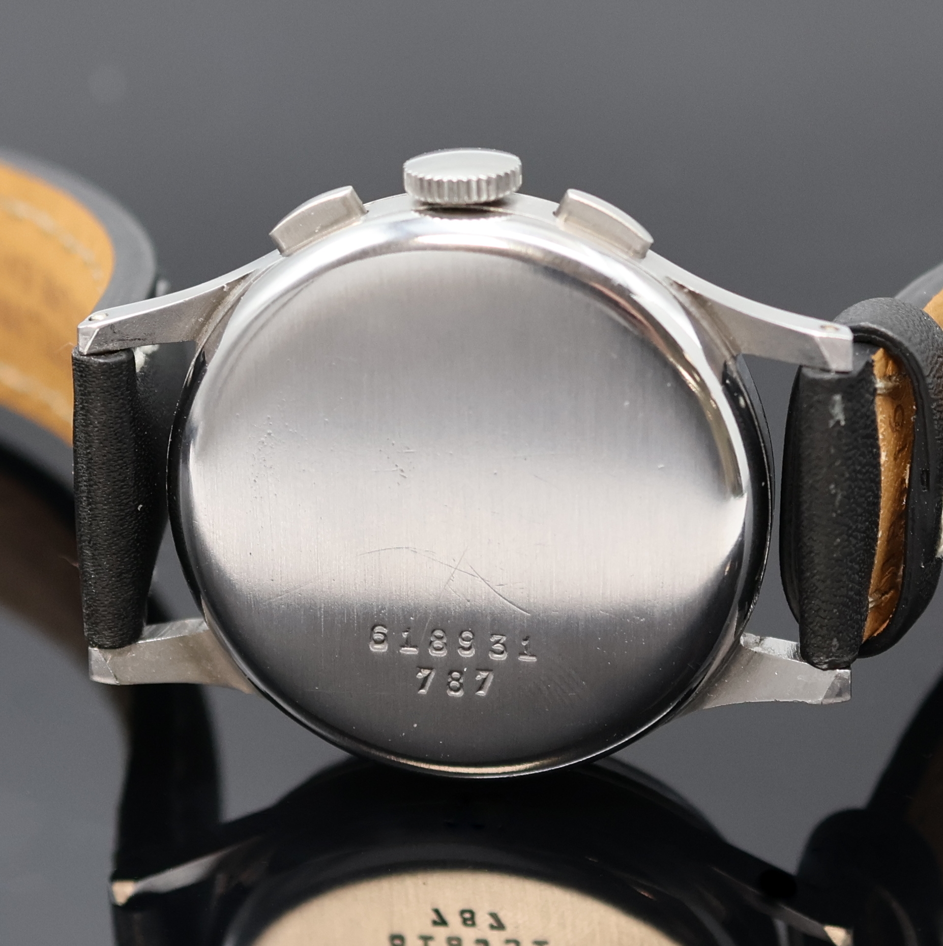 Detail d: BREITLING Premier Schaltradchronograph Referenz 787, Handaufzug, Schweiz um 1945, 3-teil. Stahlgeh., Boden und Glasrand aufgedr., silb. Zifferbl. m. ...