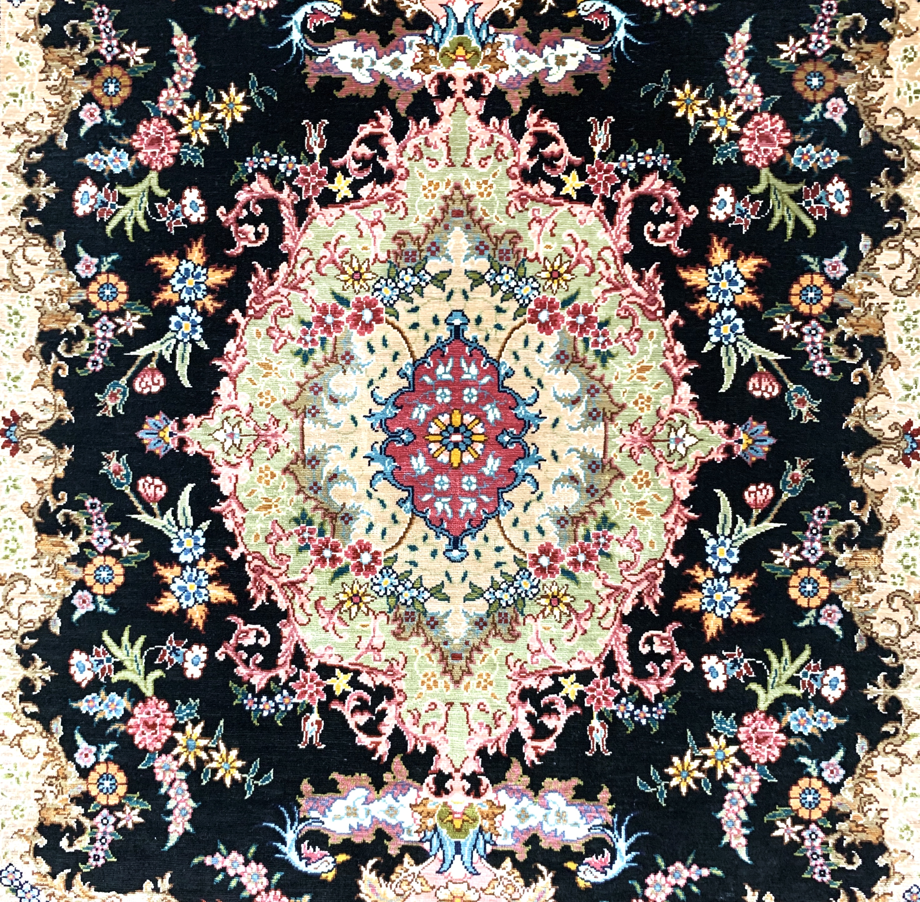 Detail d: Hereke Seide Sehr fein(15 x 15) Türkei, signiert"Özipek", Mitte 20.Jhd, reine Naturseide, ca. 82 x 60 cm, ca. 2,2 Mio. Kn/qm, ...