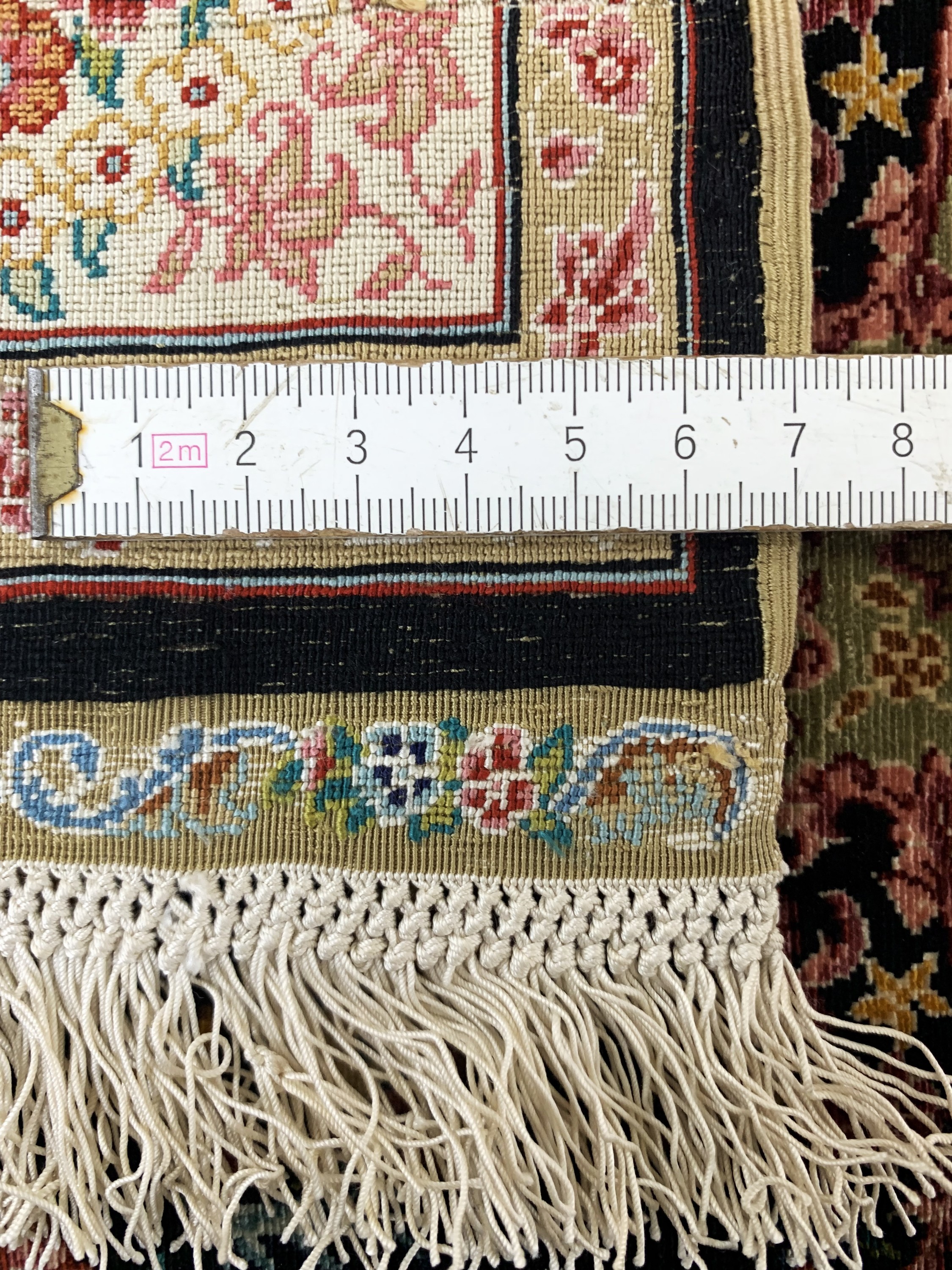 Detail f: Hereke Seide Sehr fein(15 x 15) Türkei, signiert"Özipek", Mitte 20.Jhd, reine Naturseide, ca. 82 x 60 cm, ca. 2,2 Mio. Kn/qm, ...