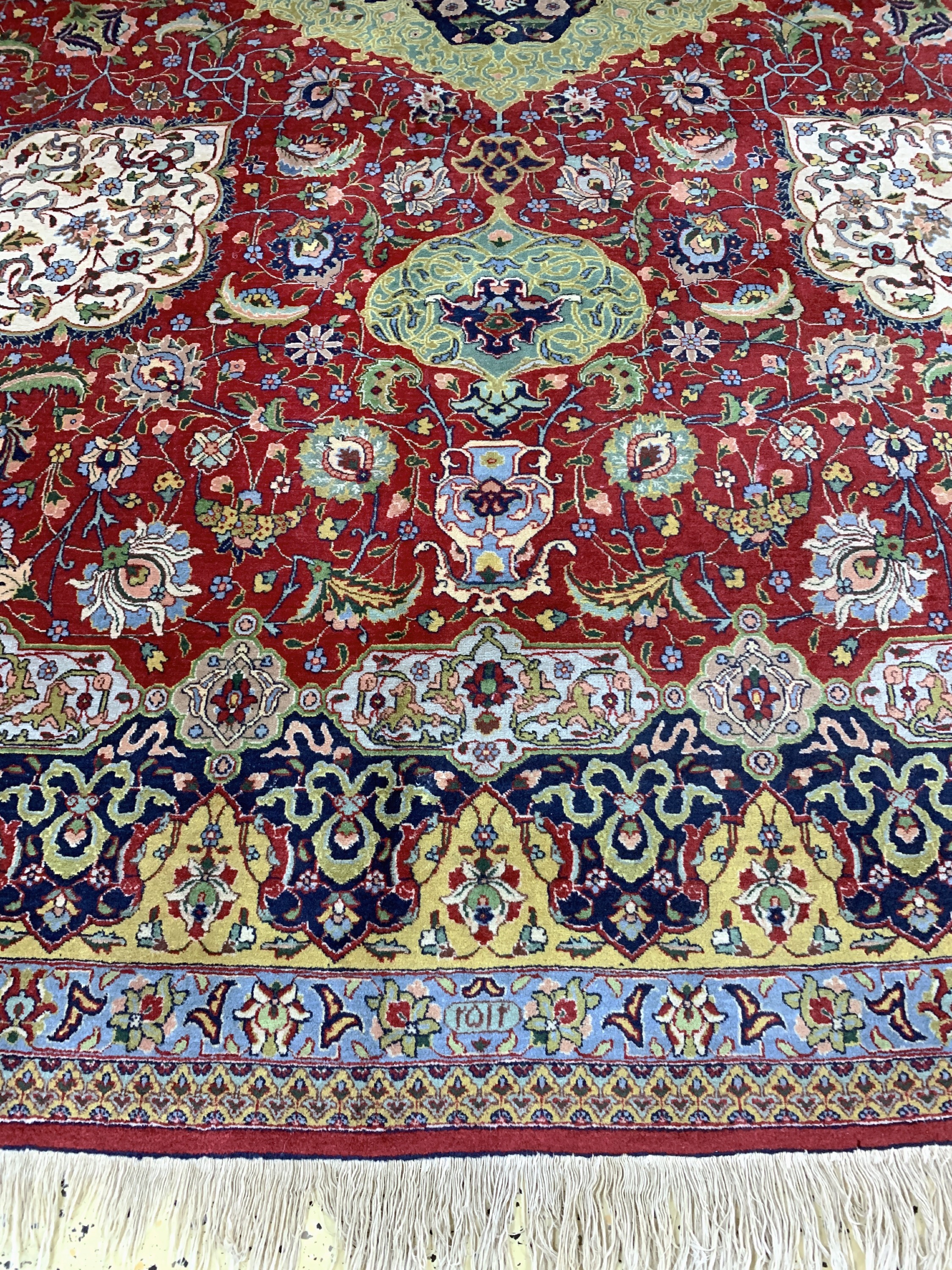 Detail b: Täbriz alt, Persien, Anfang 20.Jhd, Wolle auf Baumwolle, ca. 390 x 298 cm, EHZ: 3