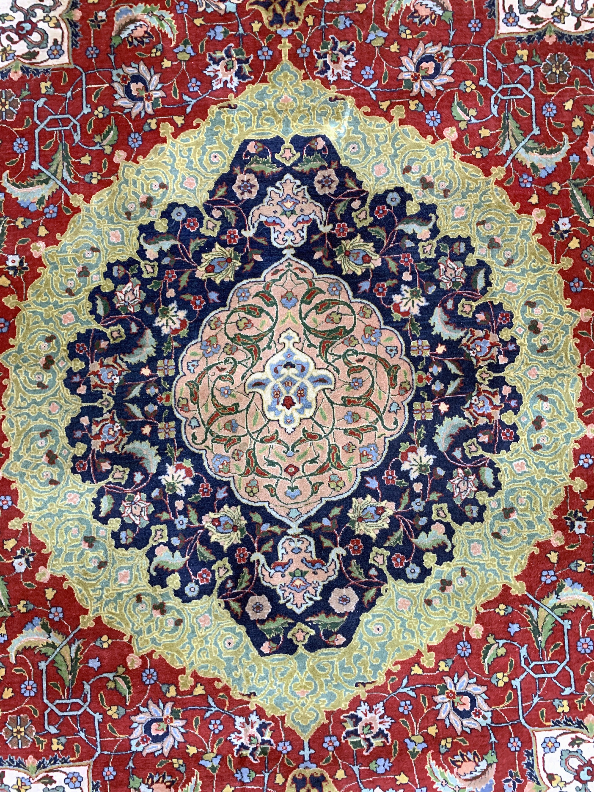 Detail e: Täbriz alt, Persien, Anfang 20.Jhd, Wolle auf Baumwolle, ca. 390 x 298 cm, EHZ: 3