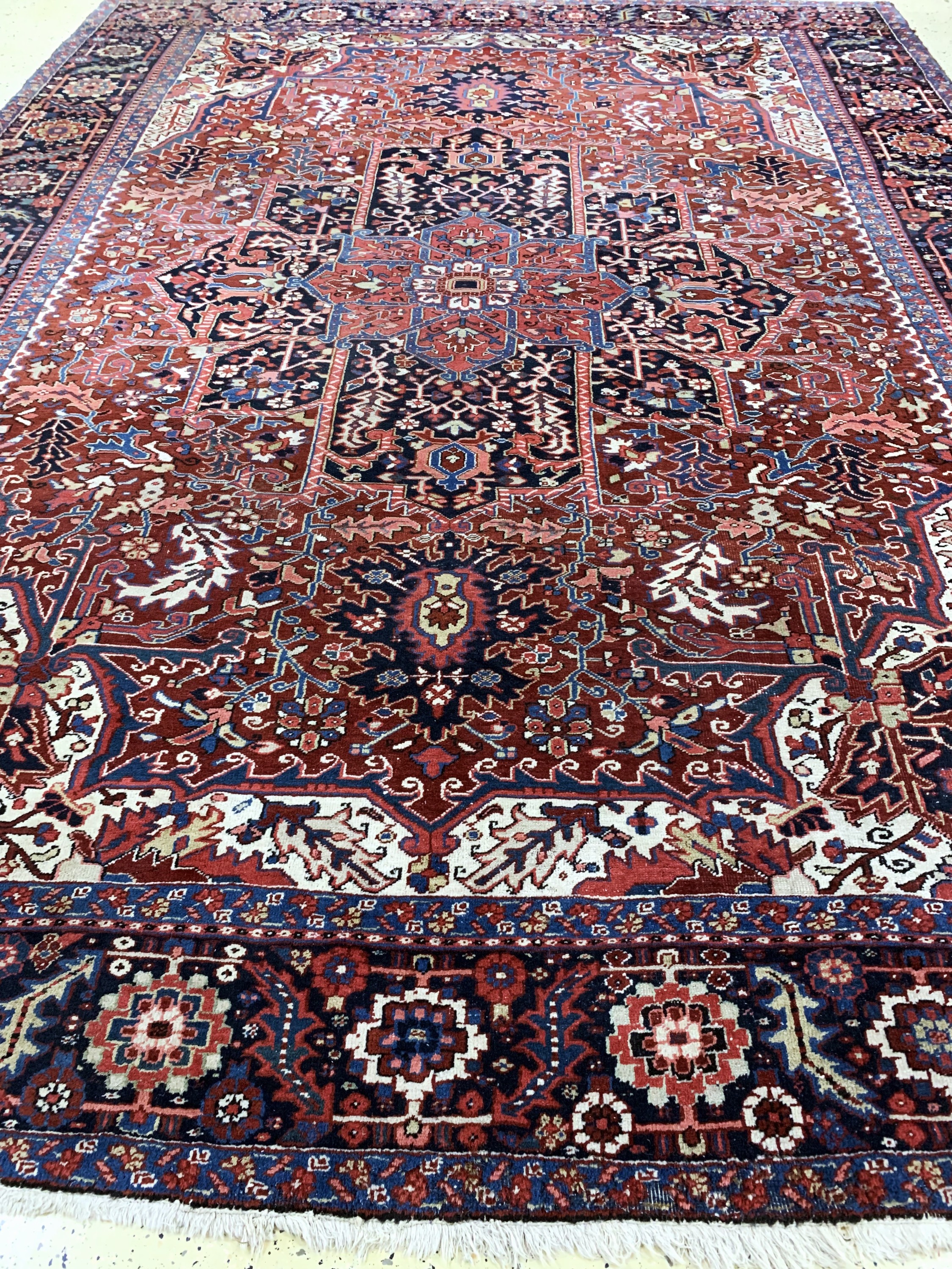 Detail h: Heriz alt, Persien, Anfang 20.Jhd, Wolle auf Baumwolle, ca. 396 x 294 cm, Mottenfraß, EHZ: 3