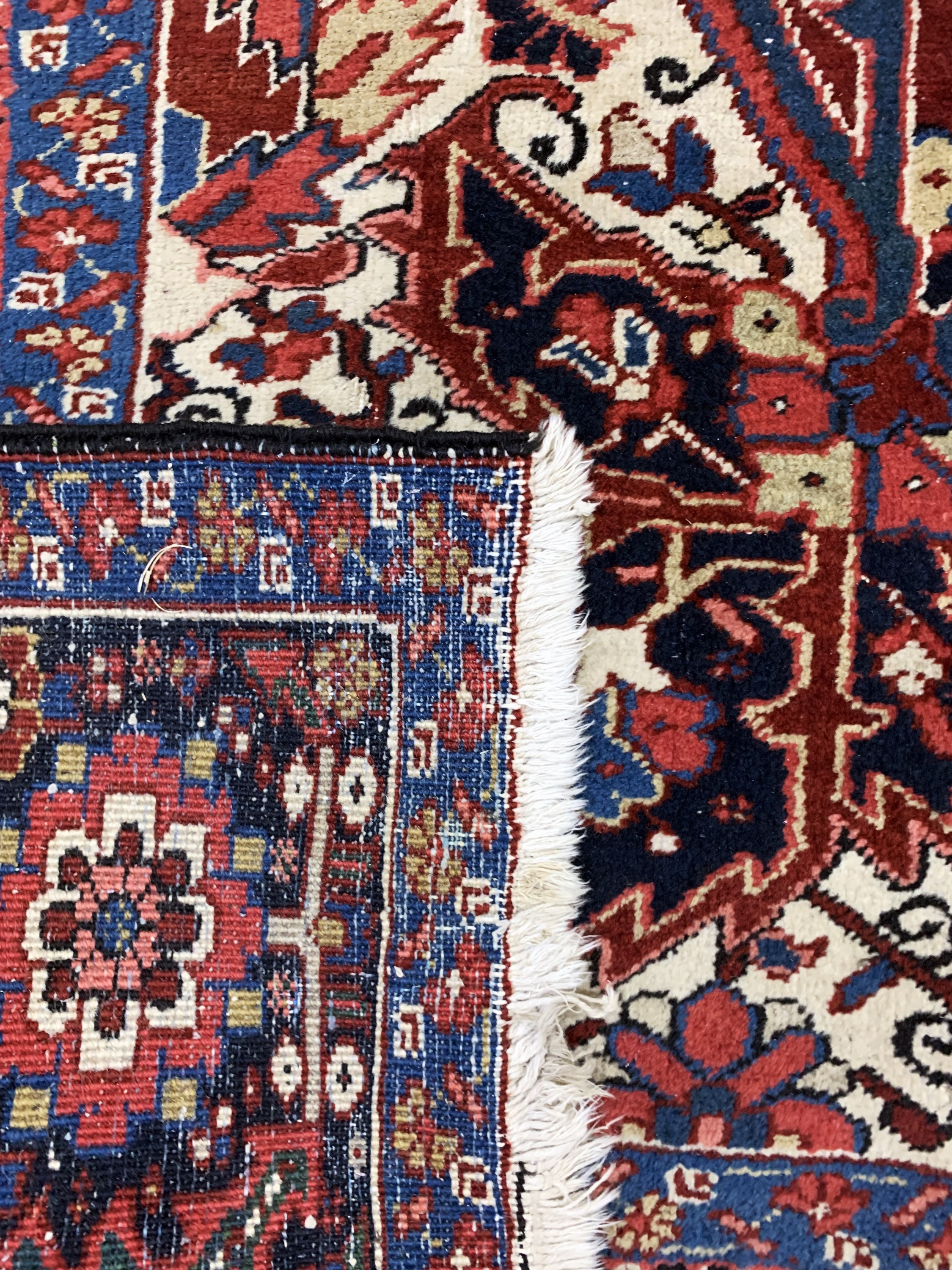 Detail i: Heriz alt, Persien, Anfang 20.Jhd, Wolle auf Baumwolle, ca. 396 x 294 cm, Mottenfraß, EHZ: 3