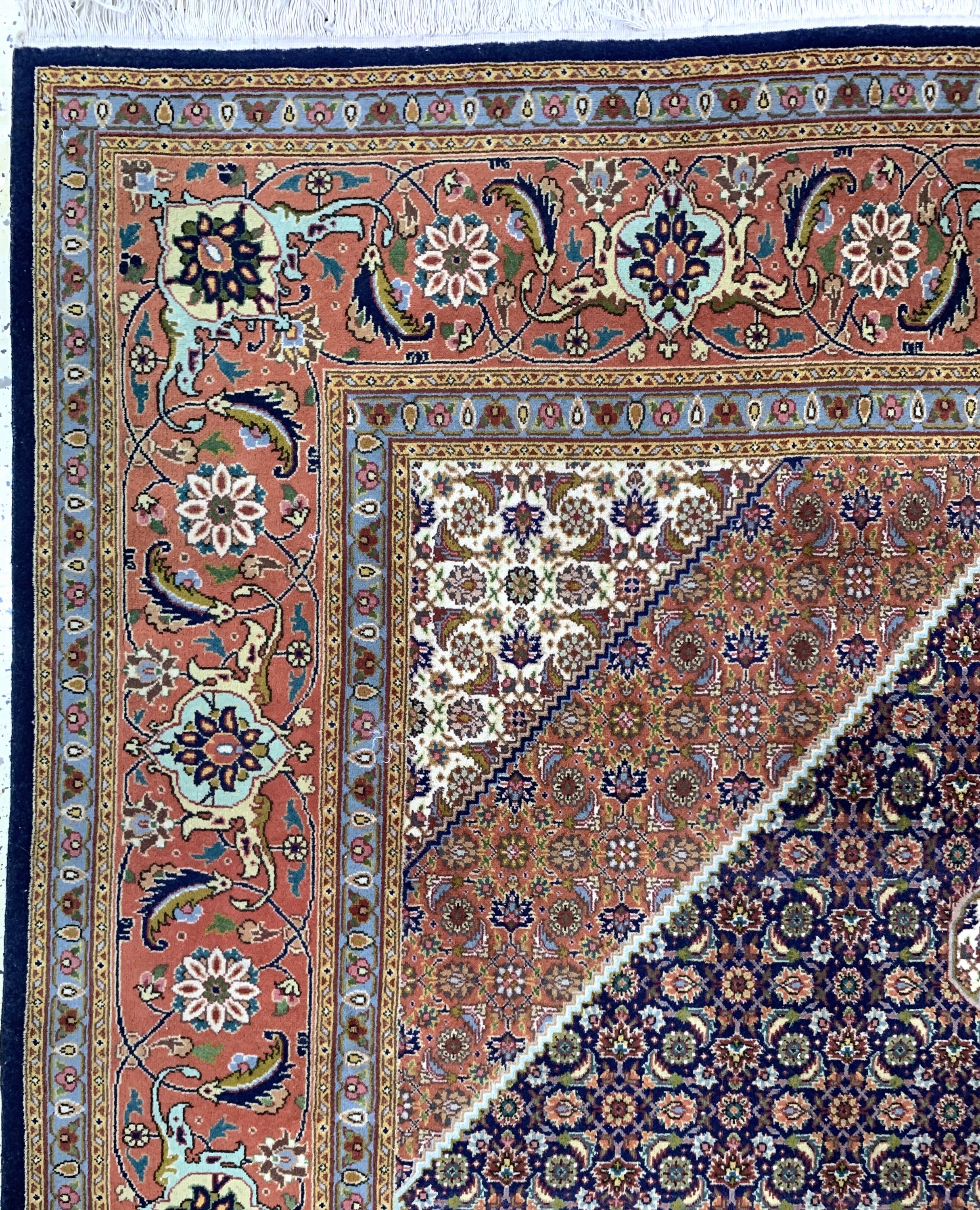Detail d: Täbriz fein(40 Raj), Persien, Anfang 20.Jhd, Korkwolle auf Baumwolle, ca. 305 x 200cm, EHZ: 2