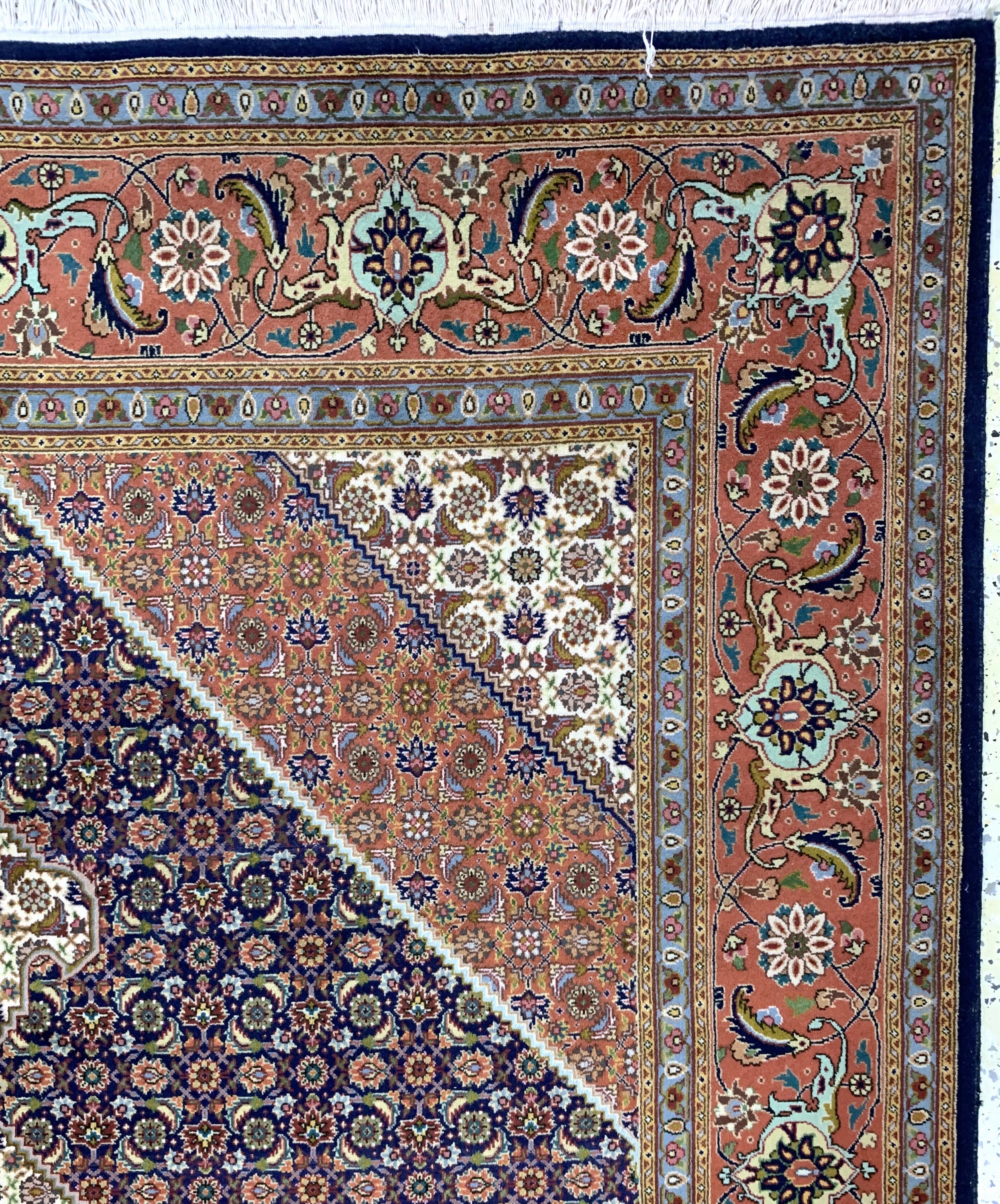 Detail e: Täbriz fein(40 Raj), Persien, Anfang 20.Jhd, Korkwolle auf Baumwolle, ca. 305 x 200cm, EHZ: 2