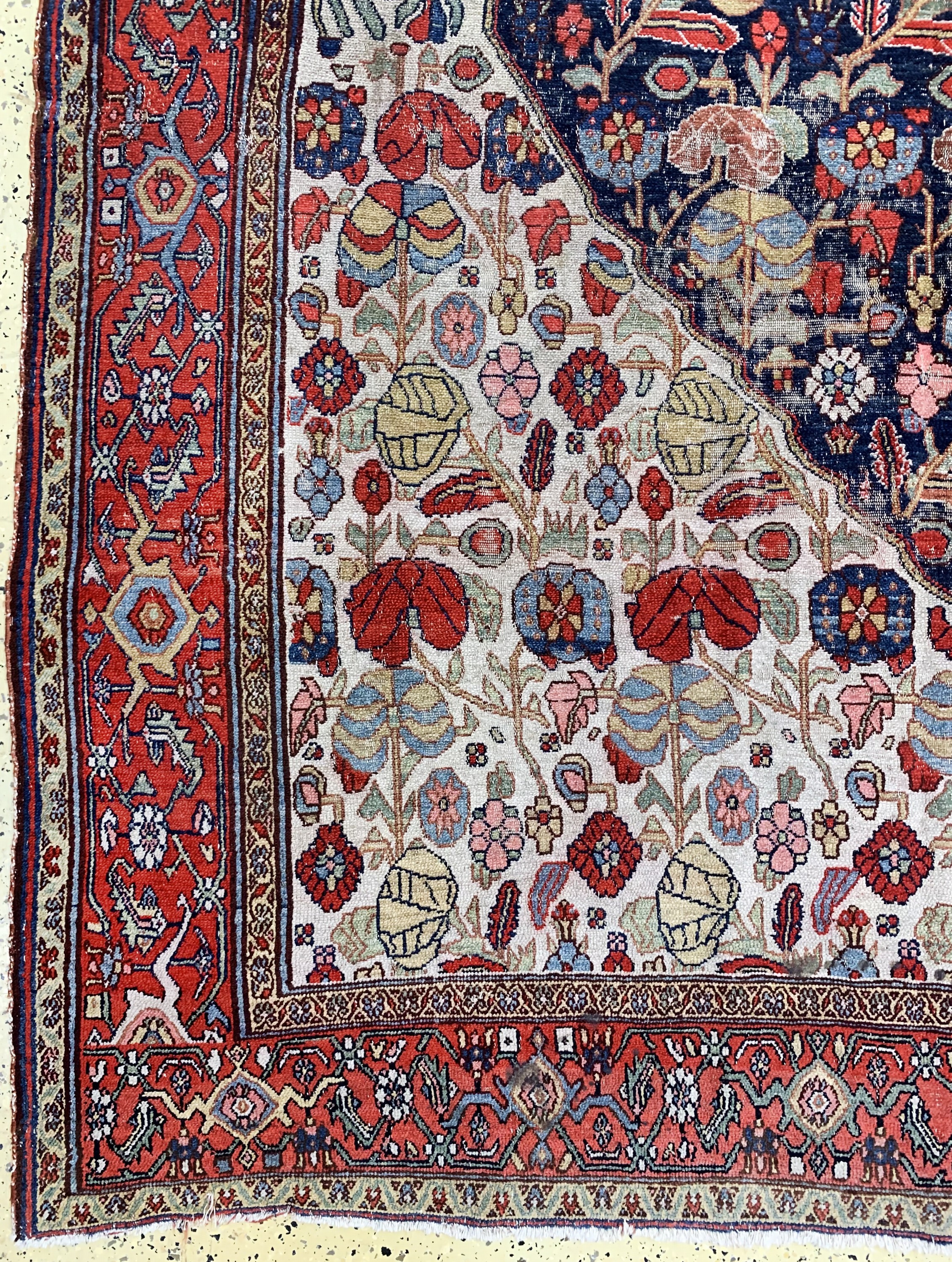 Detail c: Antiker Senneh, Persien, 19.Jhd, Wolle auf Baumwolle, ca. 380 x 313 cm, EHZ: 3