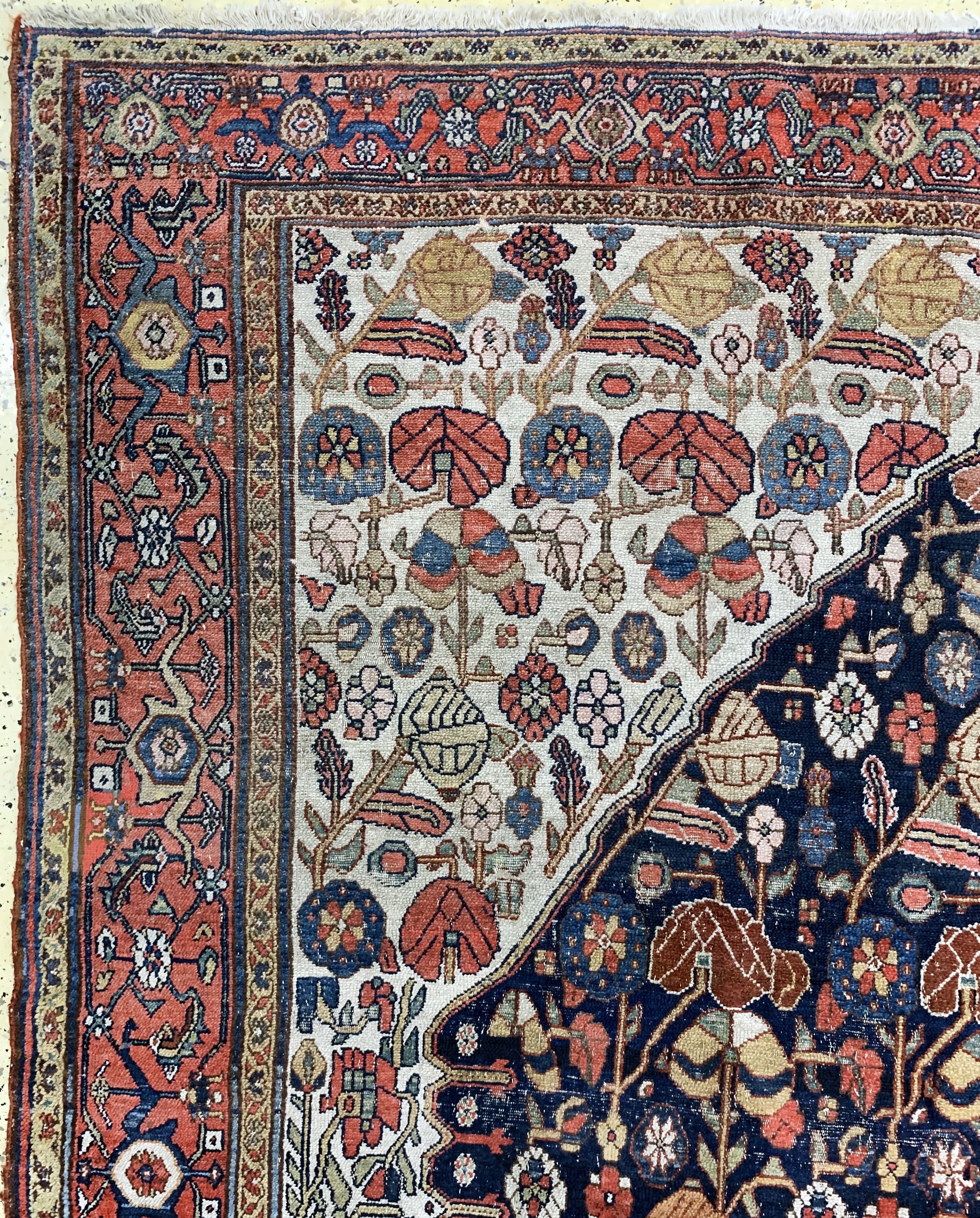 Detail e: Antiker Senneh, Persien, 19.Jhd, Wolle auf Baumwolle, ca. 380 x 313 cm, EHZ: 3