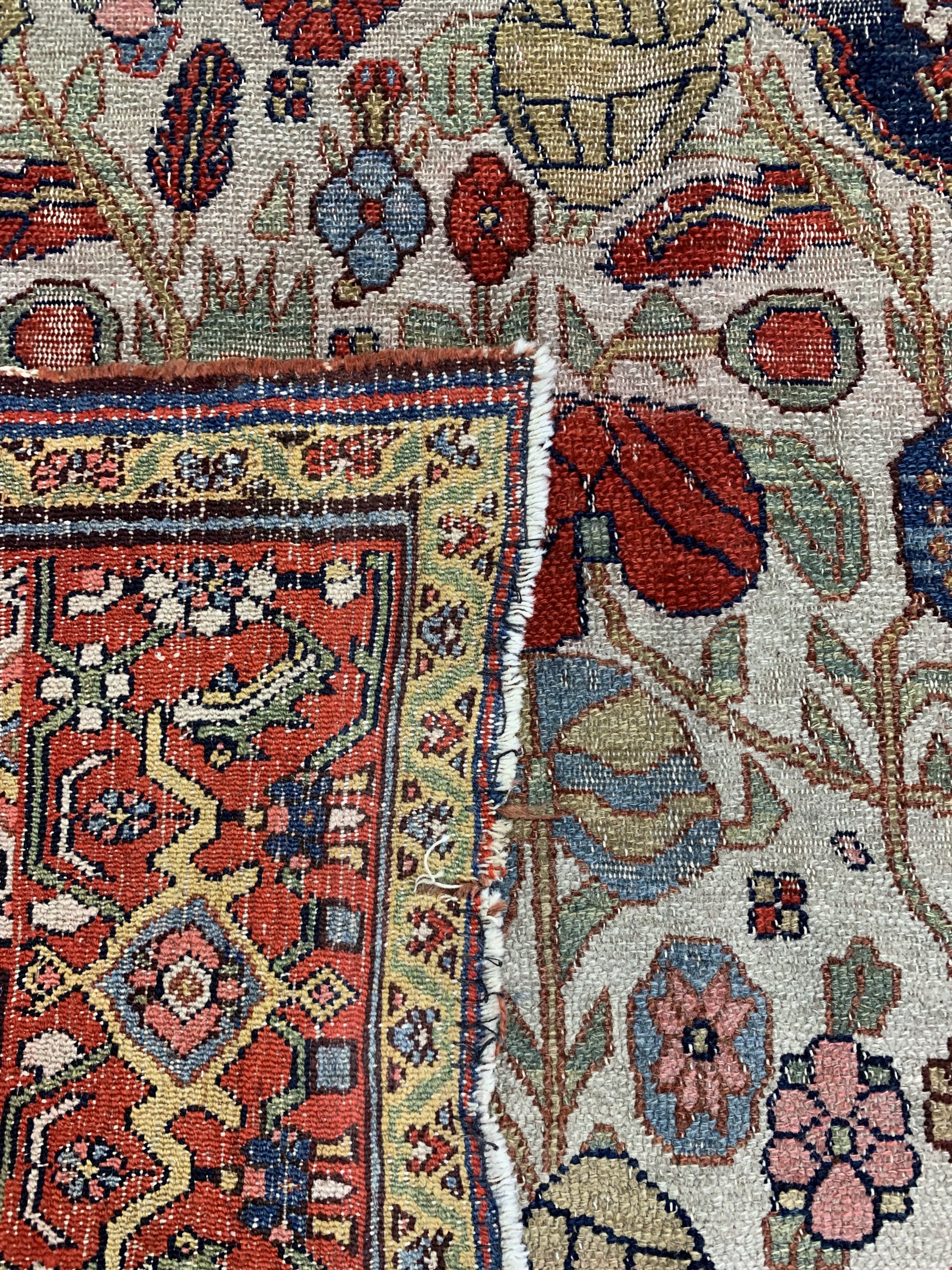 Detail k: Antiker Senneh, Persien, 19.Jhd, Wolle auf Baumwolle, ca. 380 x 313 cm, EHZ: 3