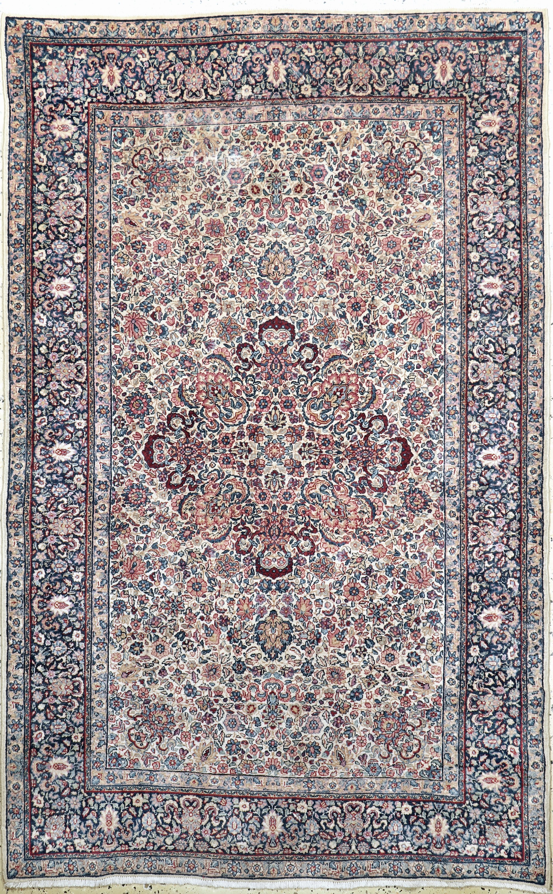 Kerman Lawar fein, Persien, Mitte 20.Jhd, Korkwolle auf Baumwolle, ca. 220 x 139 cm, EHZ: 3
