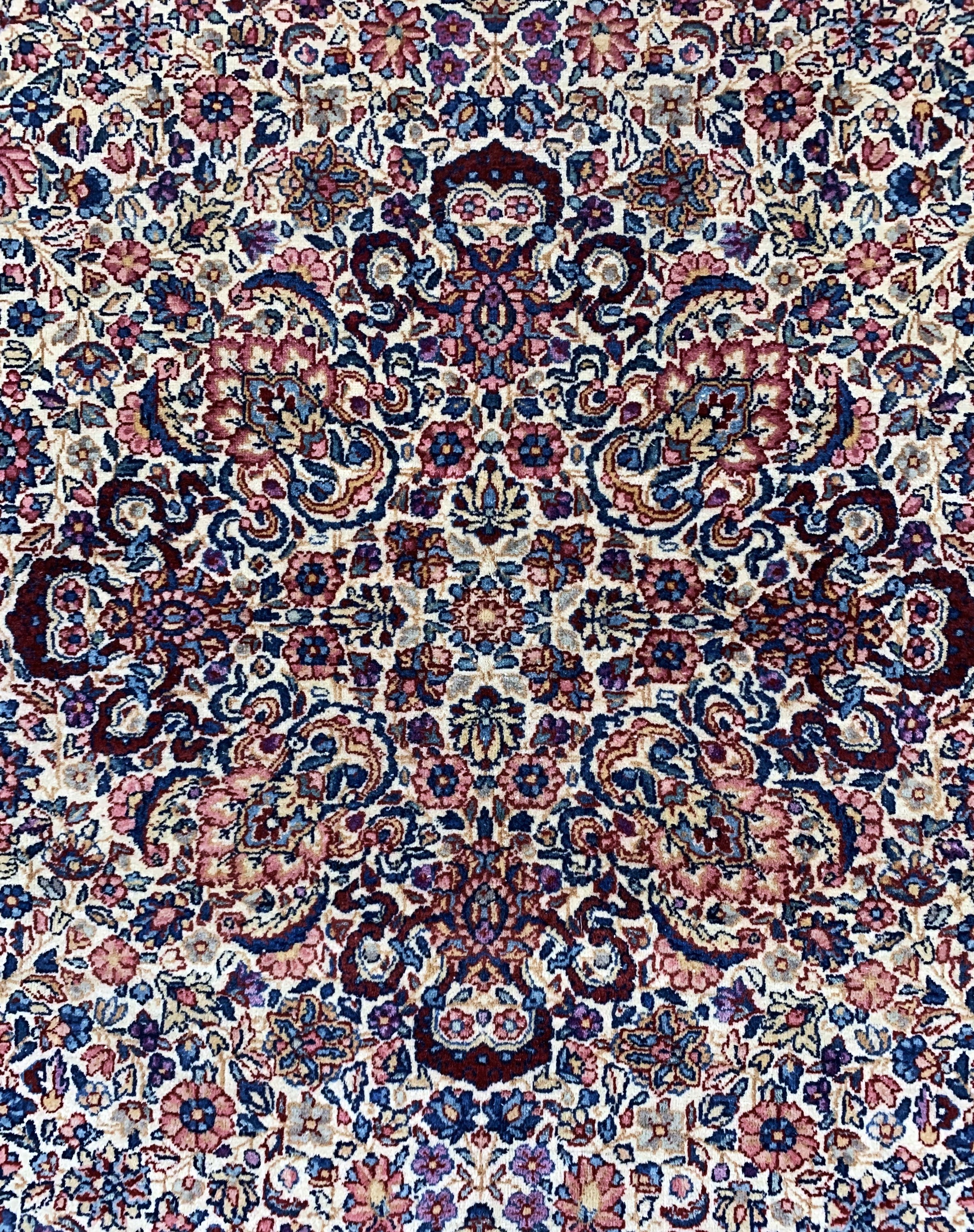Detail b: Kerman Lawar fein, Persien, Mitte 20.Jhd, Korkwolle auf Baumwolle, ca. 220 x 139 cm, EHZ: 3