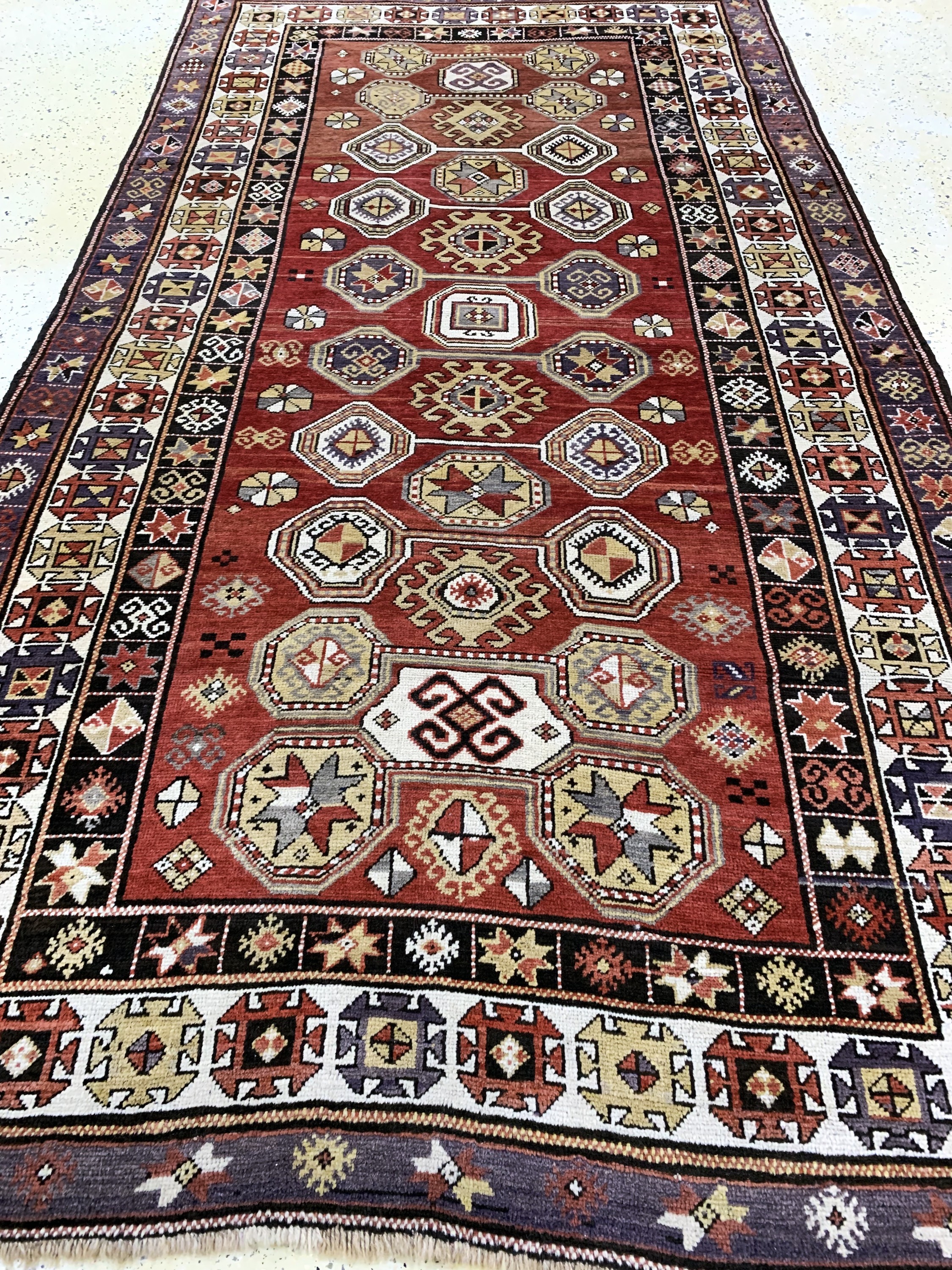 Detail e: Karabagh antik, Kaukasus, um 1900, Wolle auf Wolle, ca. 300 x 157 cm, EHZ: 2