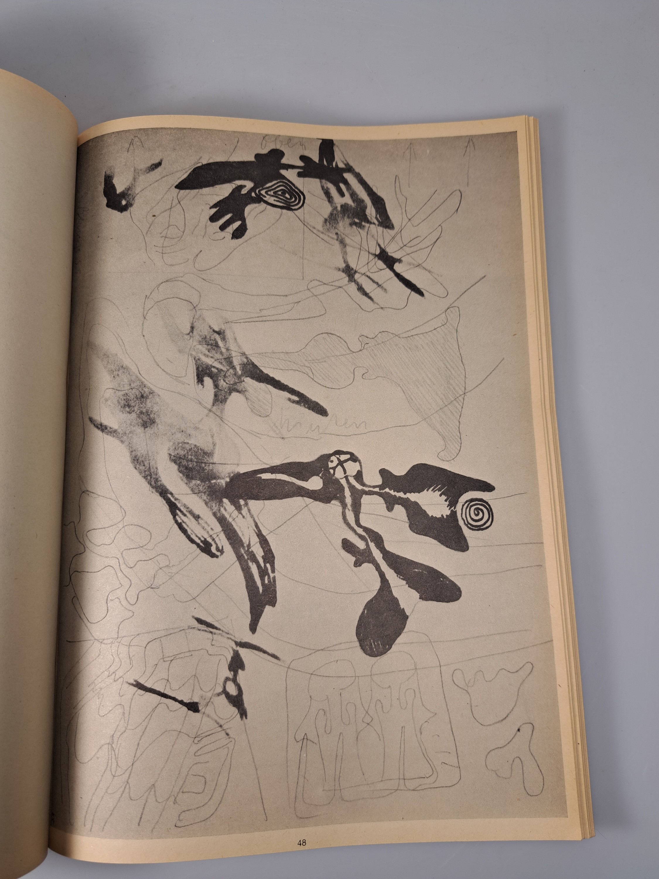 Detail b: Joseph Beuys, 1921-1987, Buchband: Zeichnungen von 1946-1971, Ed. Galerie Schmela, limit. Auflage 285/500, Frontispiz von Beuys handsigniert mit ...