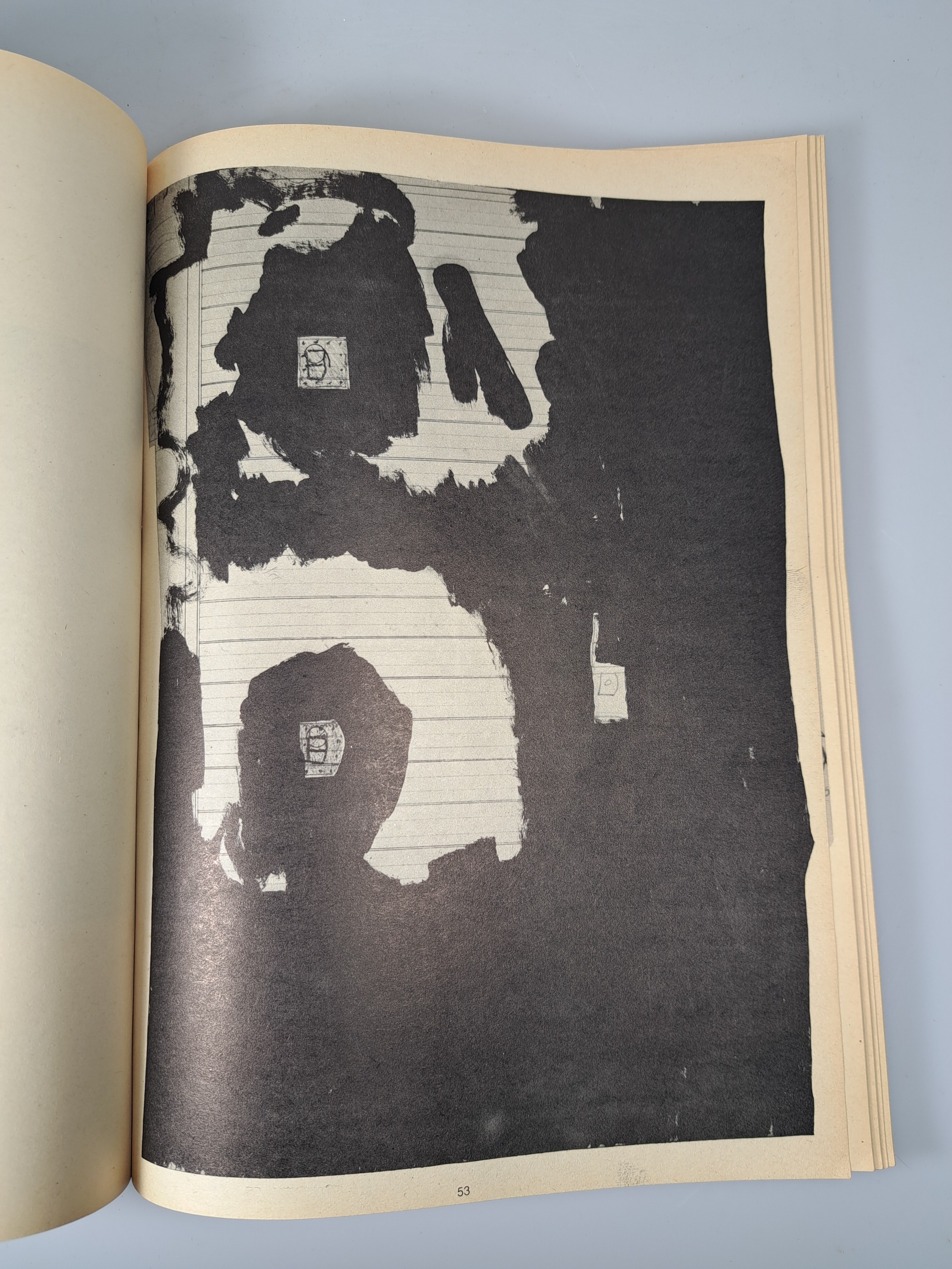 Detail c: Joseph Beuys, 1921-1987, Buchband: Zeichnungen von 1946-1971, Ed. Galerie Schmela, limit. Auflage 285/500, Frontispiz von Beuys handsigniert mit ...
