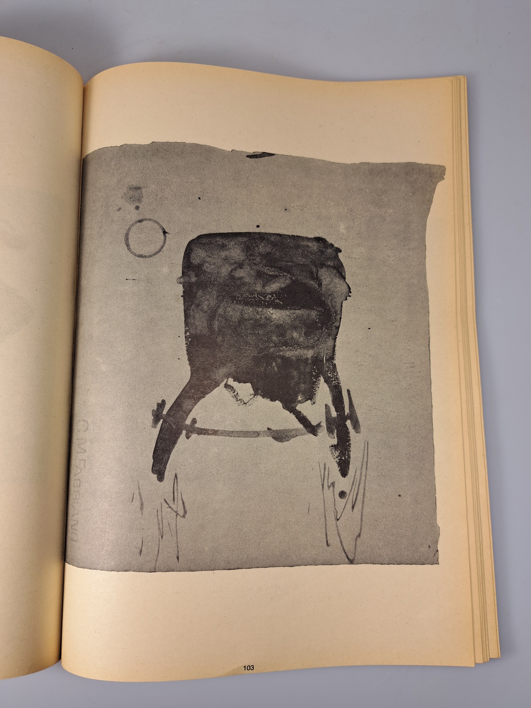 Detail e: Joseph Beuys, 1921-1987, Buchband: Zeichnungen von 1946-1971, Ed. Galerie Schmela, limit. Auflage 285/500, Frontispiz von Beuys handsigniert mit ...