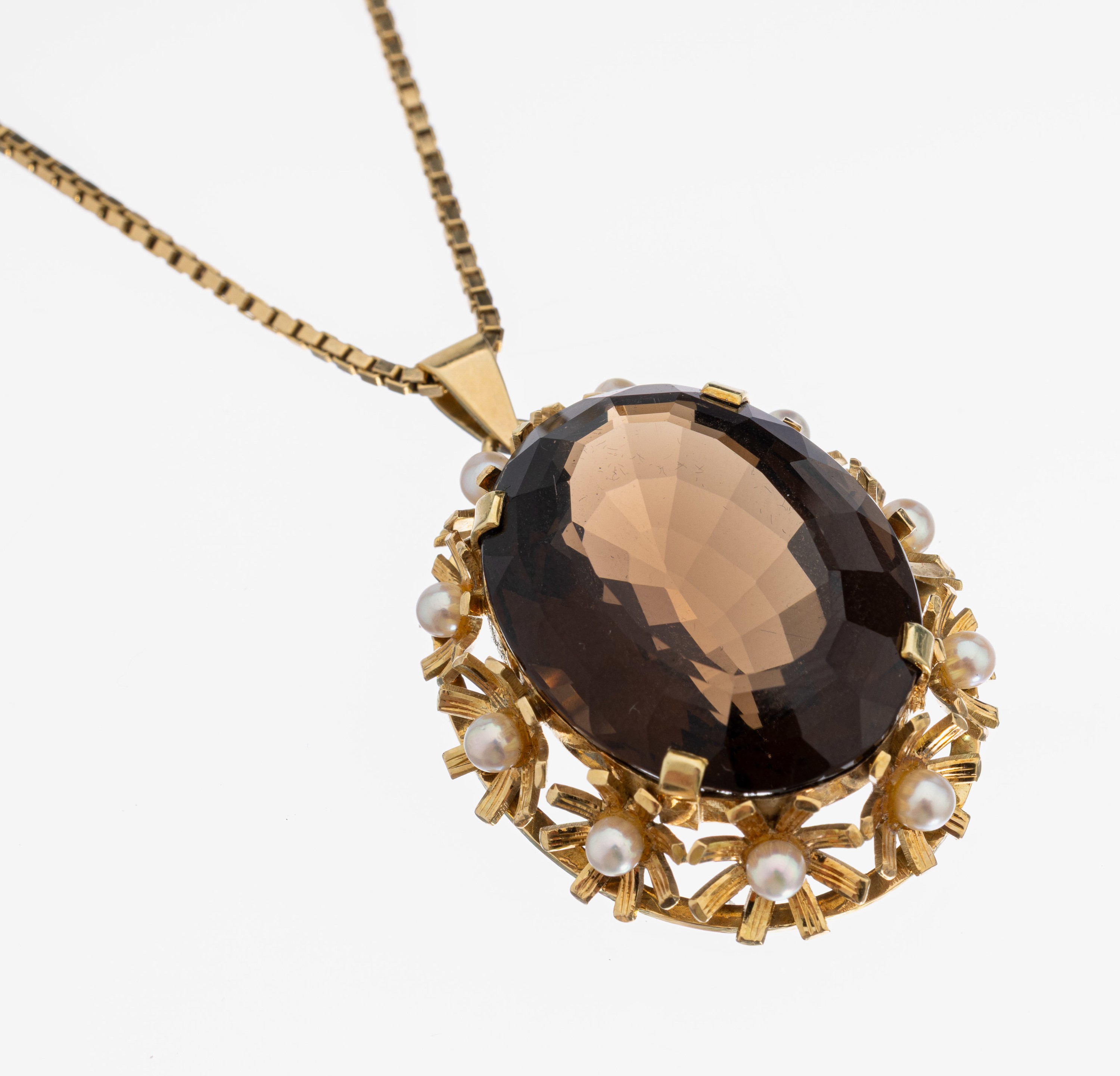 14 kt Gold Rauchquarz-Perl-Anhänger, 1950er -60er Jahre, GG 585/000, mittig gr. Rauchquarz im ovalen Treppenschliff, Fassung mit abstrakten Blüten ...