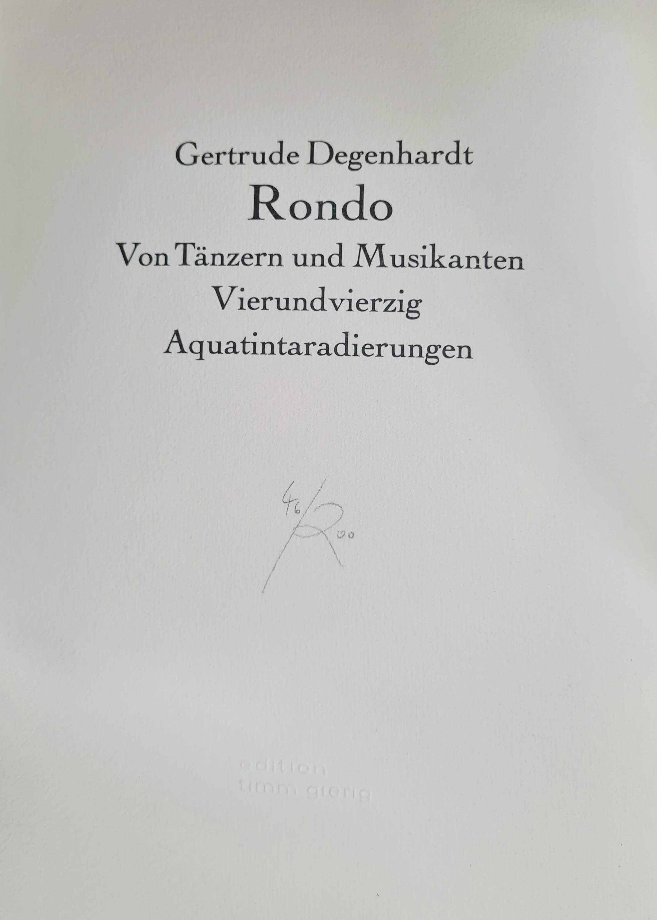 Detail e: Gertrude Degenhardt, geb. 1940, Rondo-von Tänzern und Musikanten, Mappe mit 44 handsignierten Aquatinta-Radierungen, num. 46/200, Blattgr. ca. ...