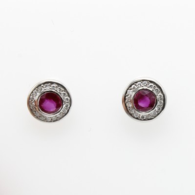 Image Paar Ohrstecker mit Rubinen und Brillanten, WG 750/000, 2 Rubine zus. ca. 0.94 ct, ...