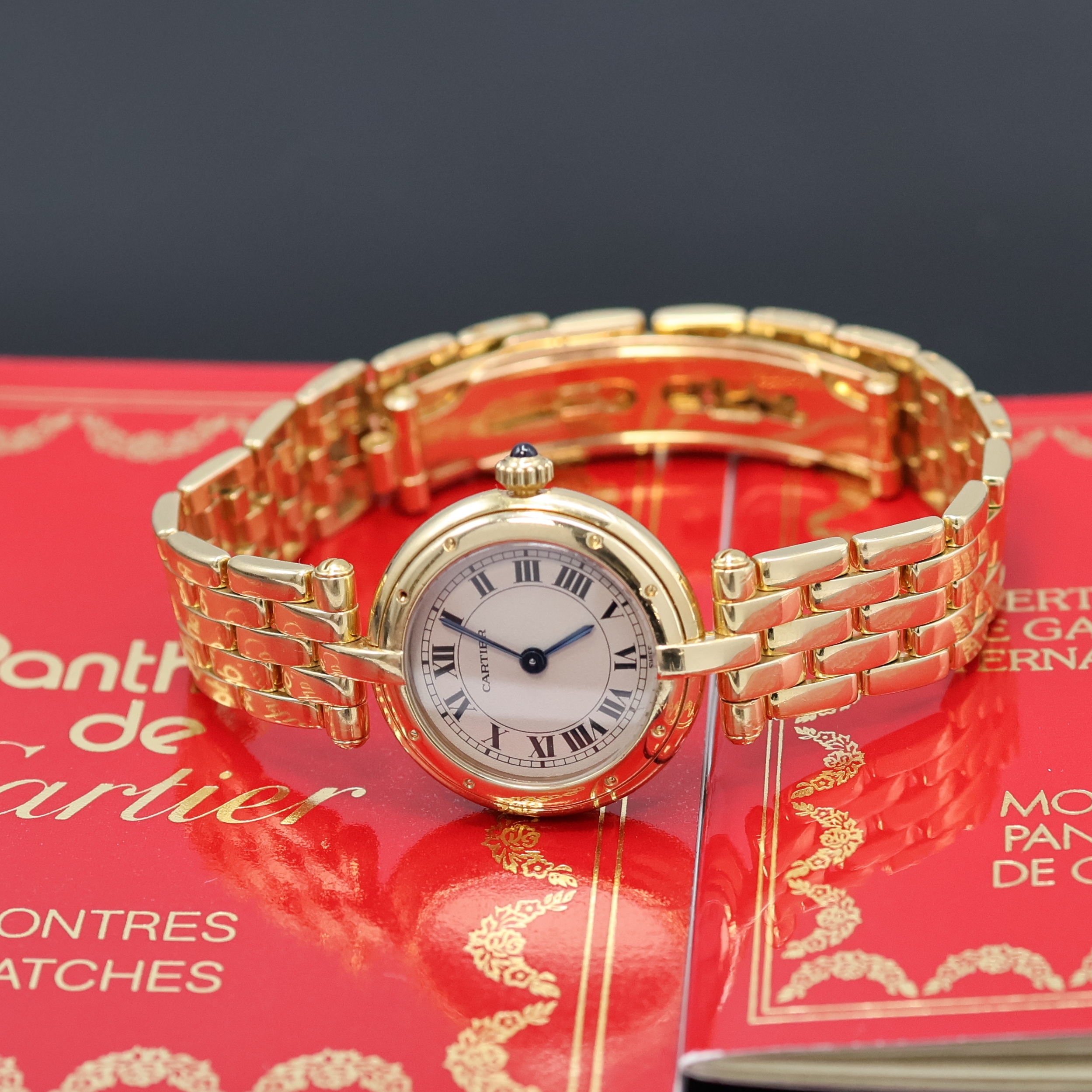 CARTIER Panthere Ronde Damenarmbanduhr in GG 750/000, Schweiz verk. lt. beil. Pap. 12/1986, quarz, orig. Gliederband in GG 750/000 m. dopp. ...