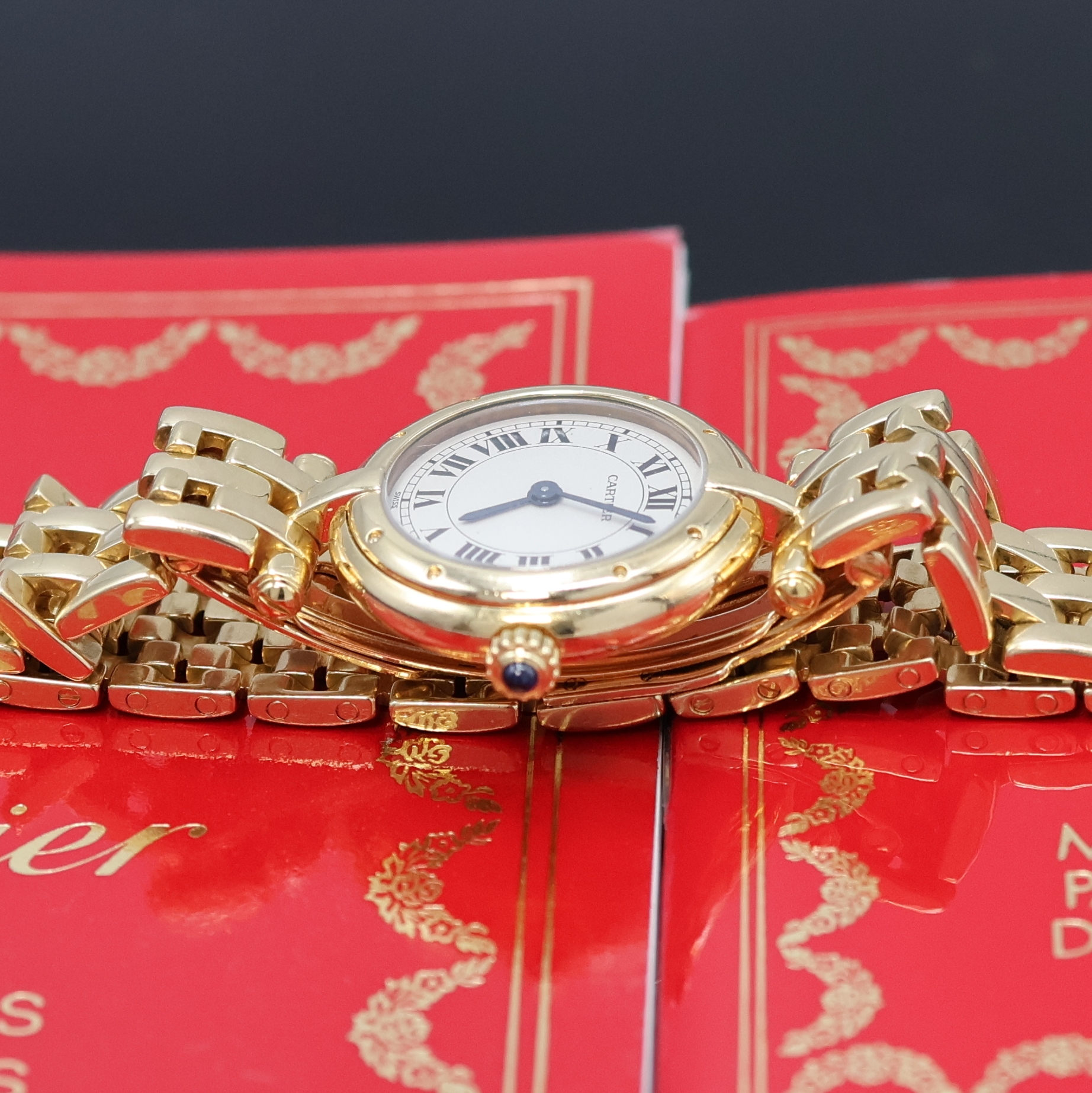 Detail c: CARTIER Panthere Ronde Damenarmbanduhr in GG 750/000, Schweiz verk. lt. beil. Pap. 12/1986, quarz, orig. Gliederband in GG 750/000 m. dopp. ...
