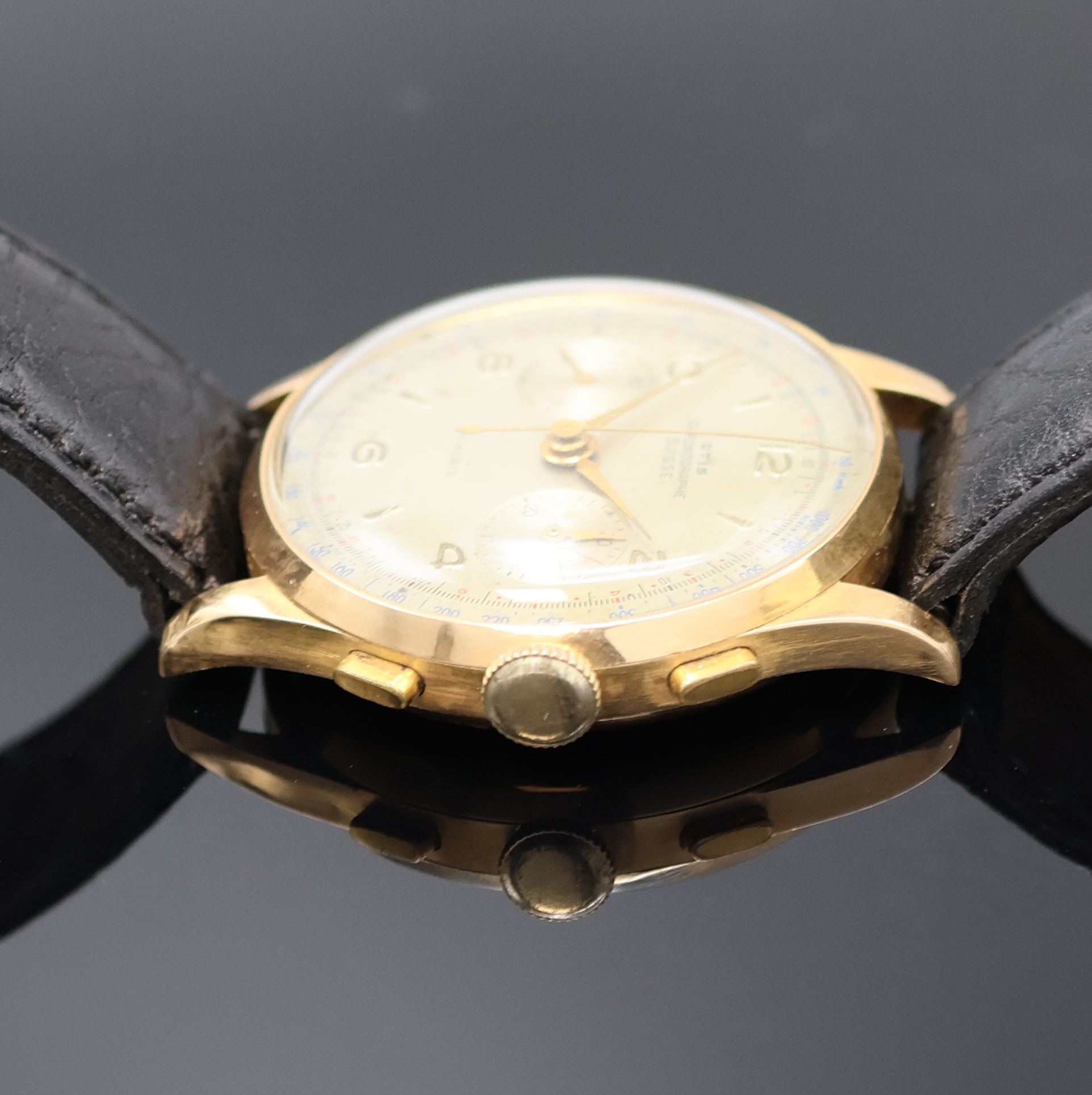 Detail c: OTIS / CHRONOGRAPHE SUISSE Armbandchronograph in RG 750/000, Schweiz um 1950, Handaufzug, Geh. dell., Boden aufgedr., silb. Zifferbl. m. gold. ...