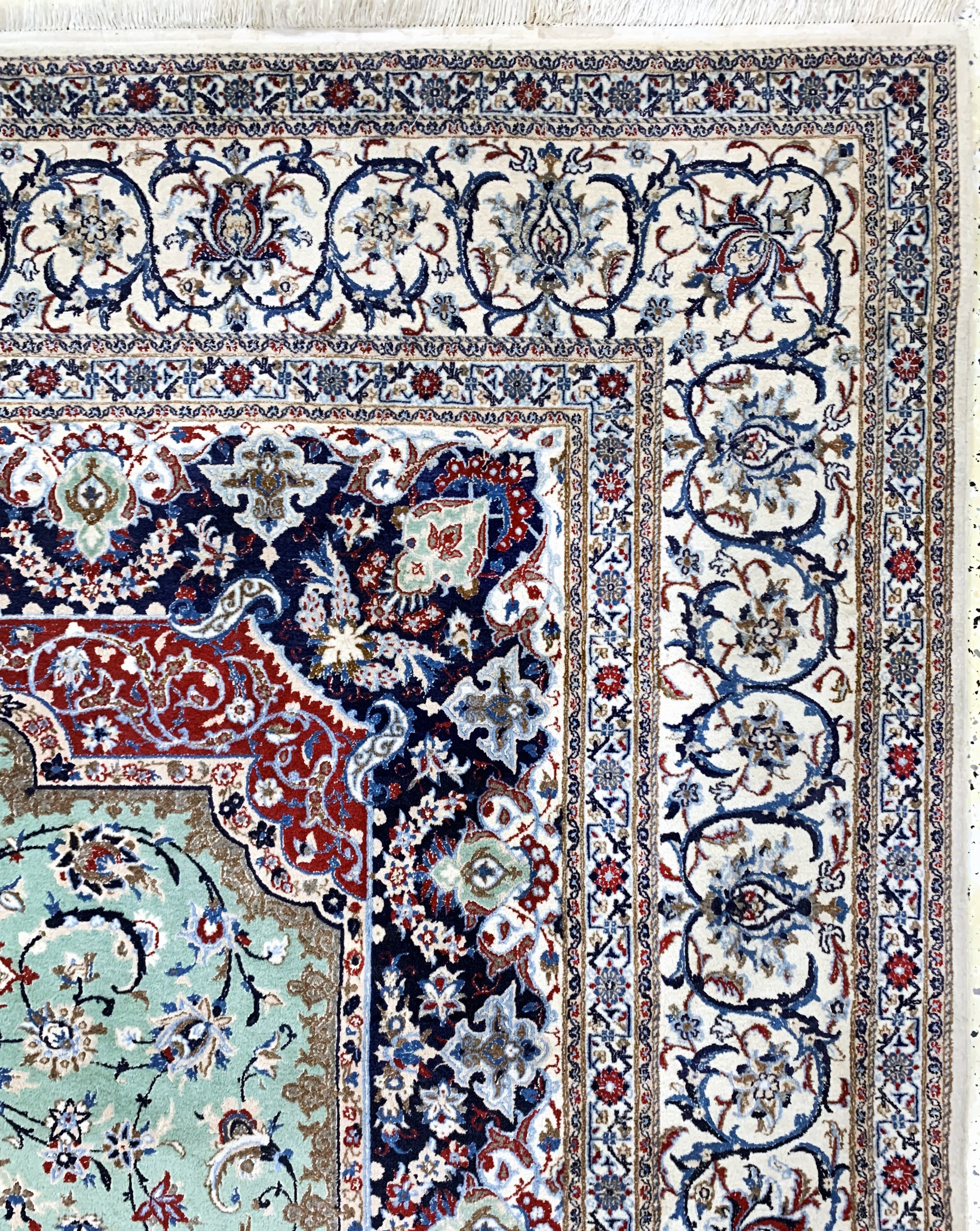 Detail e: Nain fein(6 La), Persien, Ende 20.Jhd, Korkwolle mit Seide, ca. 300 x 204 cm, ca. 1,0Mio. Kn/qm, Reinigungsbedürftig, EHZ: 2