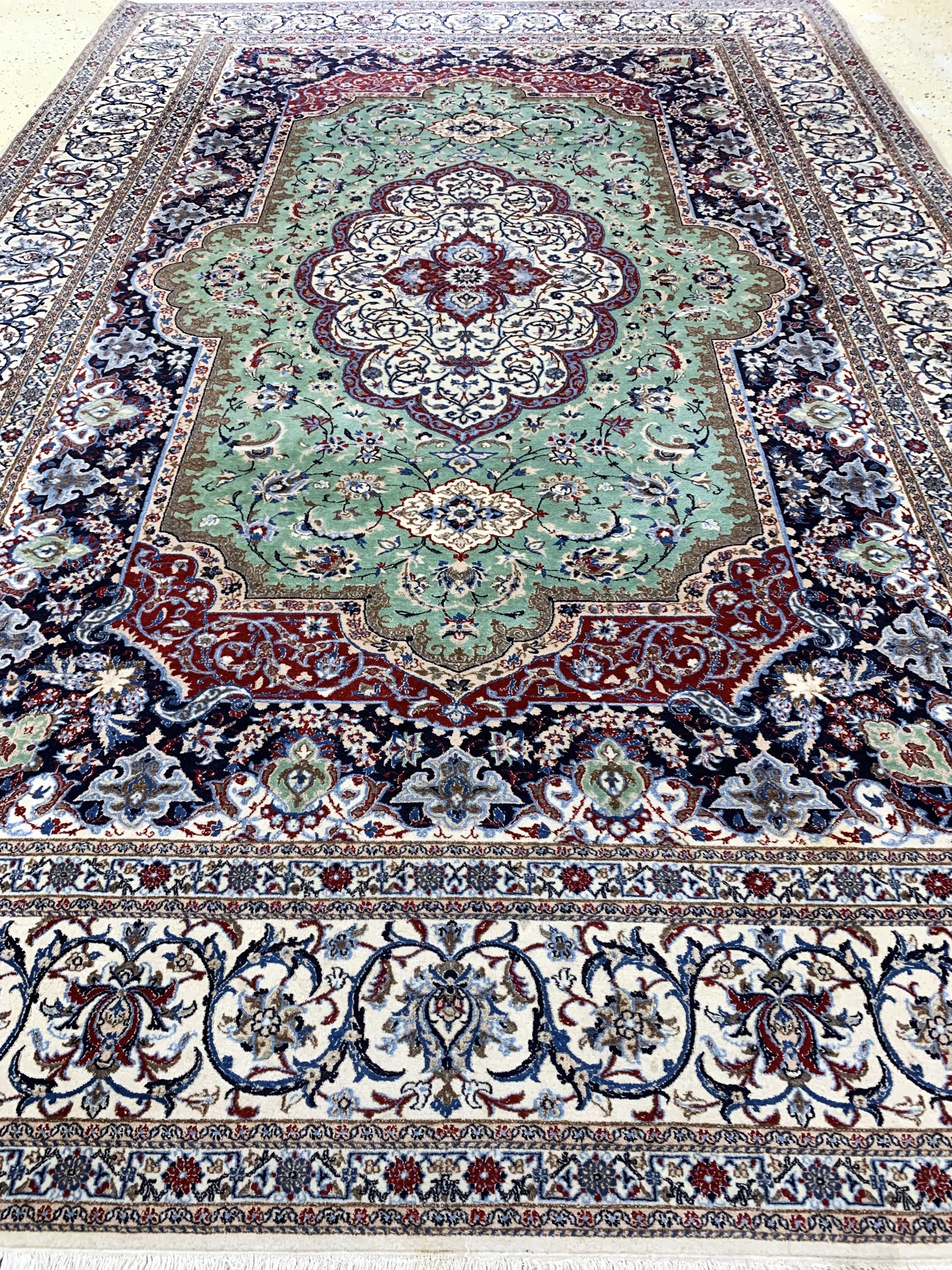 Detail f: Nain fein(6 La), Persien, Ende 20.Jhd, Korkwolle mit Seide, ca. 300 x 204 cm, ca. 1,0Mio. Kn/qm, Reinigungsbedürftig, EHZ: 2