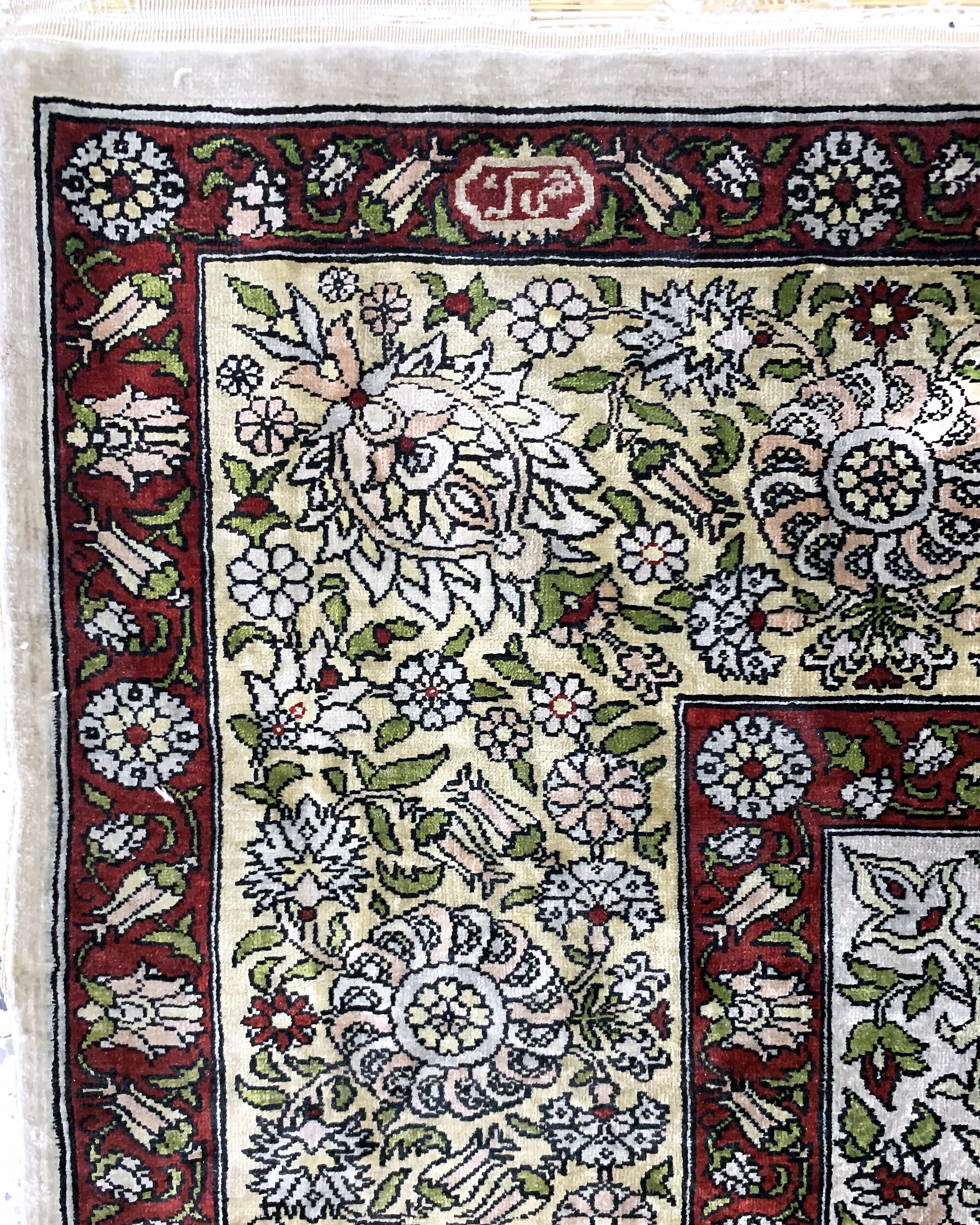 Detail d: Hereke Seide fein signiert, Türkei, Mitte 20.Jhd, reine Naturseide, ca. 175 x 122 cm, ca. 1,0 Mio. Kn/qm, EHZ: 2