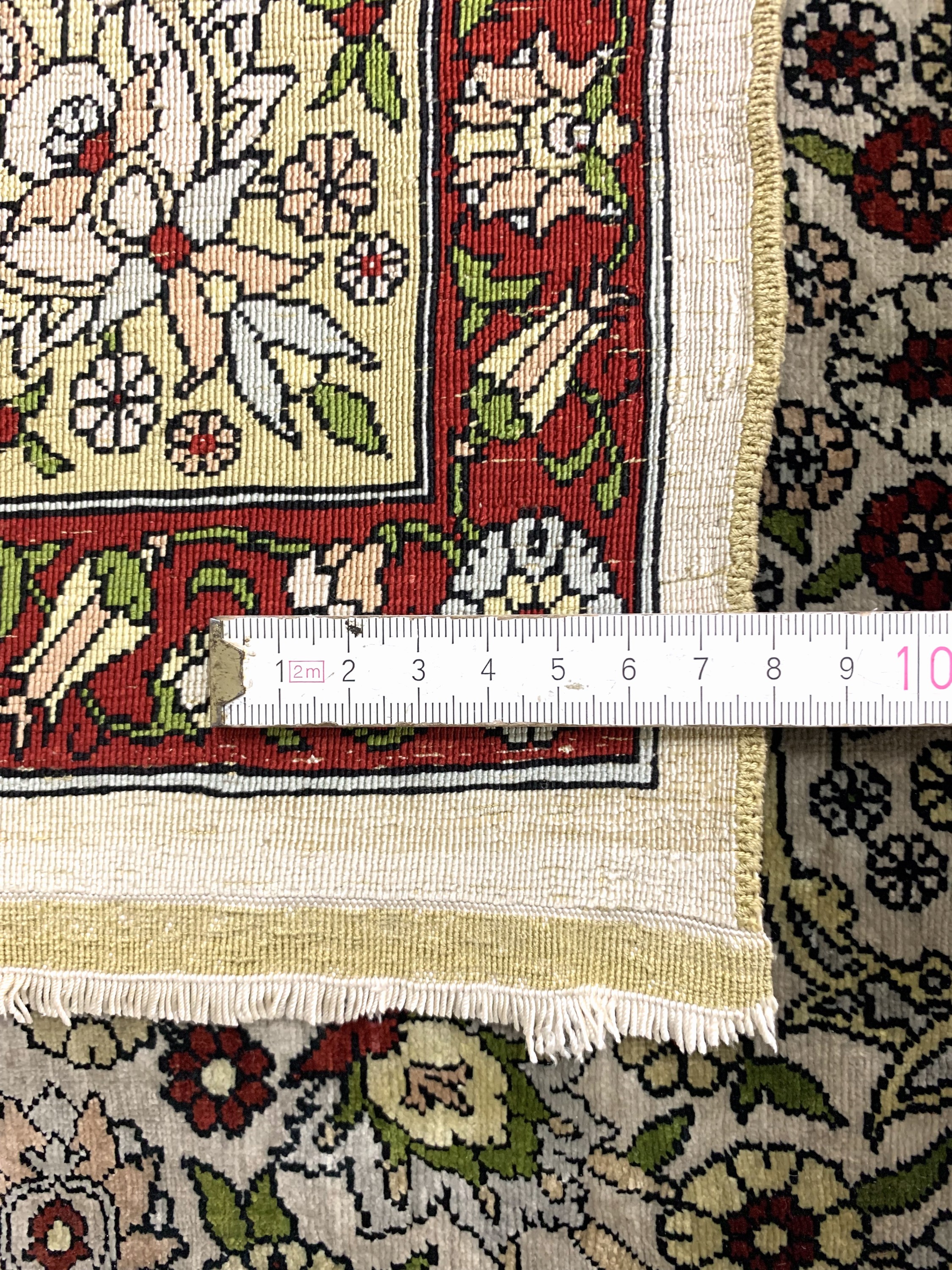 Detail f: Hereke Seide fein signiert, Türkei, Mitte 20.Jhd, reine Naturseide, ca. 175 x 122 cm, ca. 1,0 Mio. Kn/qm, EHZ: 2