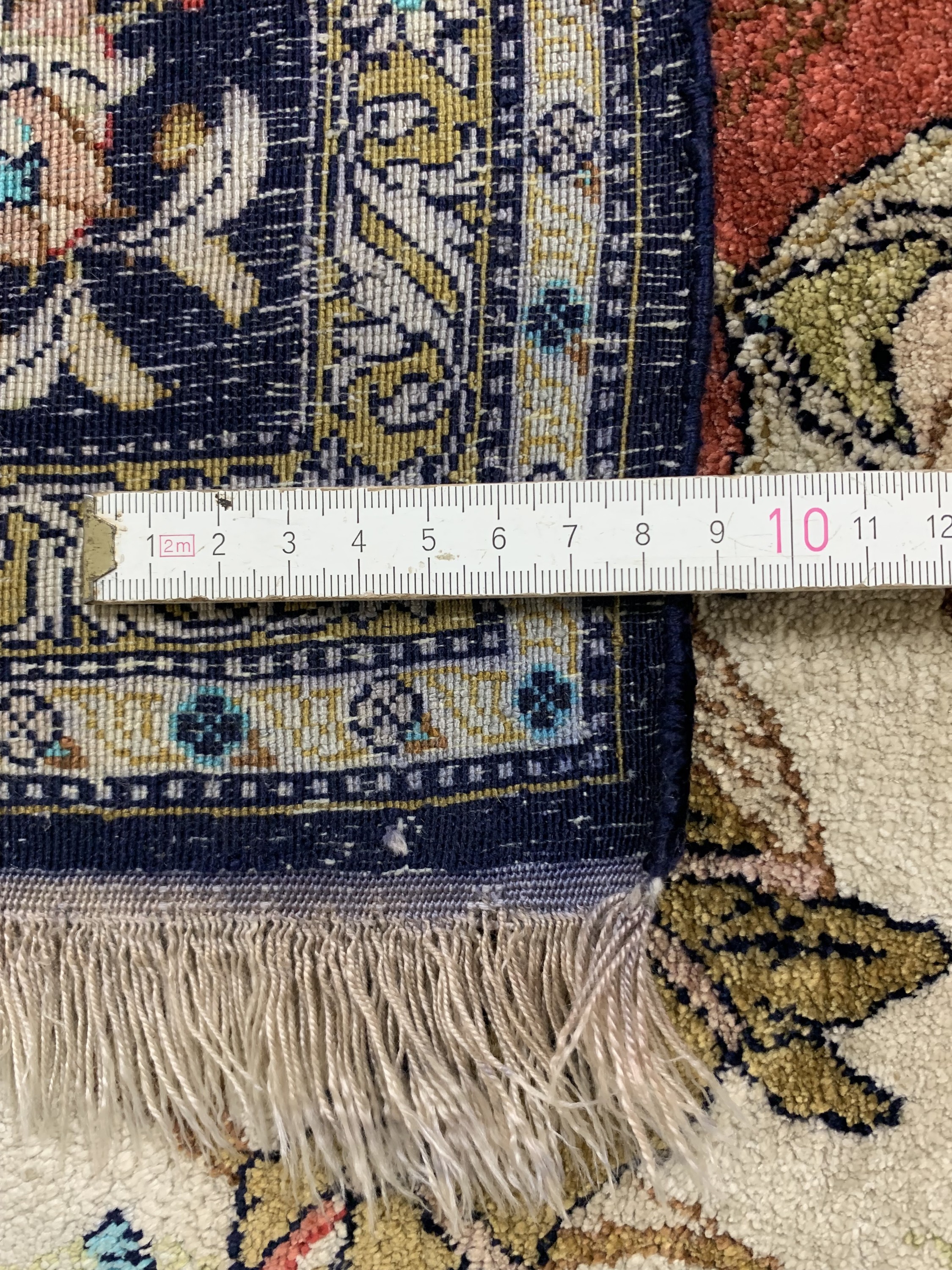 Detail f: Ghom Seide, Persien, Mitte 20.Jhd, reine Naturseide, ca. 215 x 137 cm, verfärbt, EHZ: 2