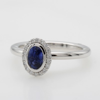 Image Ring mit Saphir und Brillanten, WG 750/000, ovaler, blauer Saphir ca. 6x4 mm umfasst v. ...