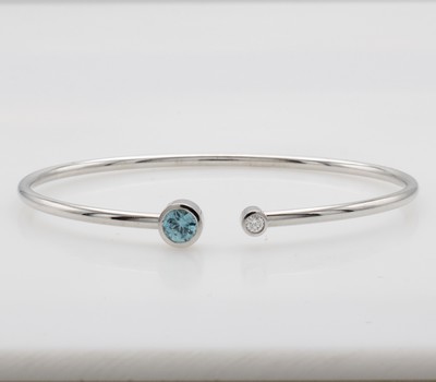 Image Armreif mit Zirkon und Brillant, WG 750/000, blauer Zirkon ca. 0.68 ct, Brill. ca. 0.07 ...