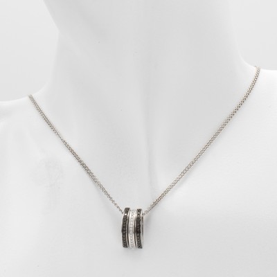 26945420a - 3 Anhänger mit Diamanten und Brillanten an Kette, WG 585/000, 2 navettef. ...