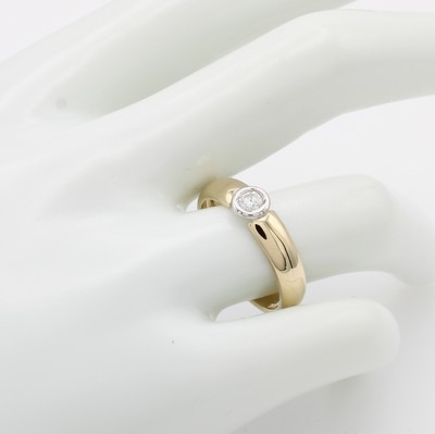 26945459a - Ring mit Brillant, GG/WG 585/000, Brill. ca. 0.20 ct Weiß/si, RW ca. 58 Schätzpreis: ...