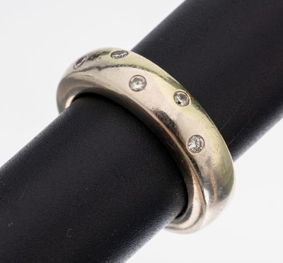 Image 14 kt Gold Brillant-Ring, GG/WG 585/000, schwere massive Ausführung, 5 Brillanten ...