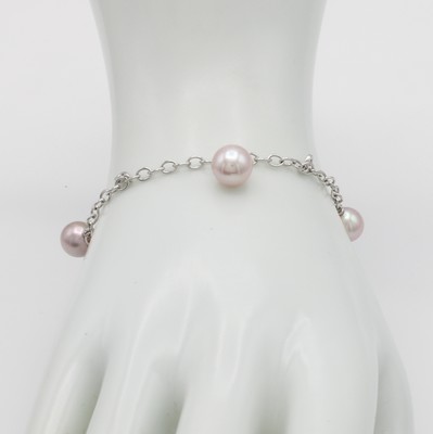 26945821a - Armband mit Chinazuchtperlen und Brillanten, WG 750/000, 5 Perlen ca. 7.5-9 mm, 5 Brill. ...