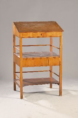 26945838a - Biedermeier Stehpult, um 1830/40, Kirschbaumfurnier, Schreibplatte aufklappbar, darunter ...