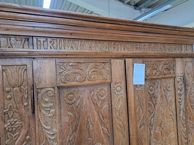 26945860c - Stollenschrank, deutsch, dat. 1781, Eiche aufwendig geschnitzt, Rautenmotive, Akanthus ...
