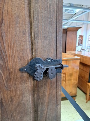 26945860h - Stollenschrank, deutsch, dat. 1781, Eiche aufwendig geschnitzt, Rautenmotive, Akanthus ...