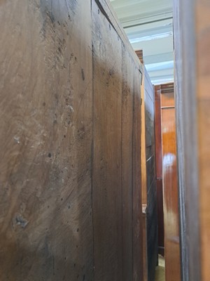 26945860t - Stollenschrank, deutsch, dat. 1781, Eiche aufwendig geschnitzt, Rautenmotive, Akanthus ...
